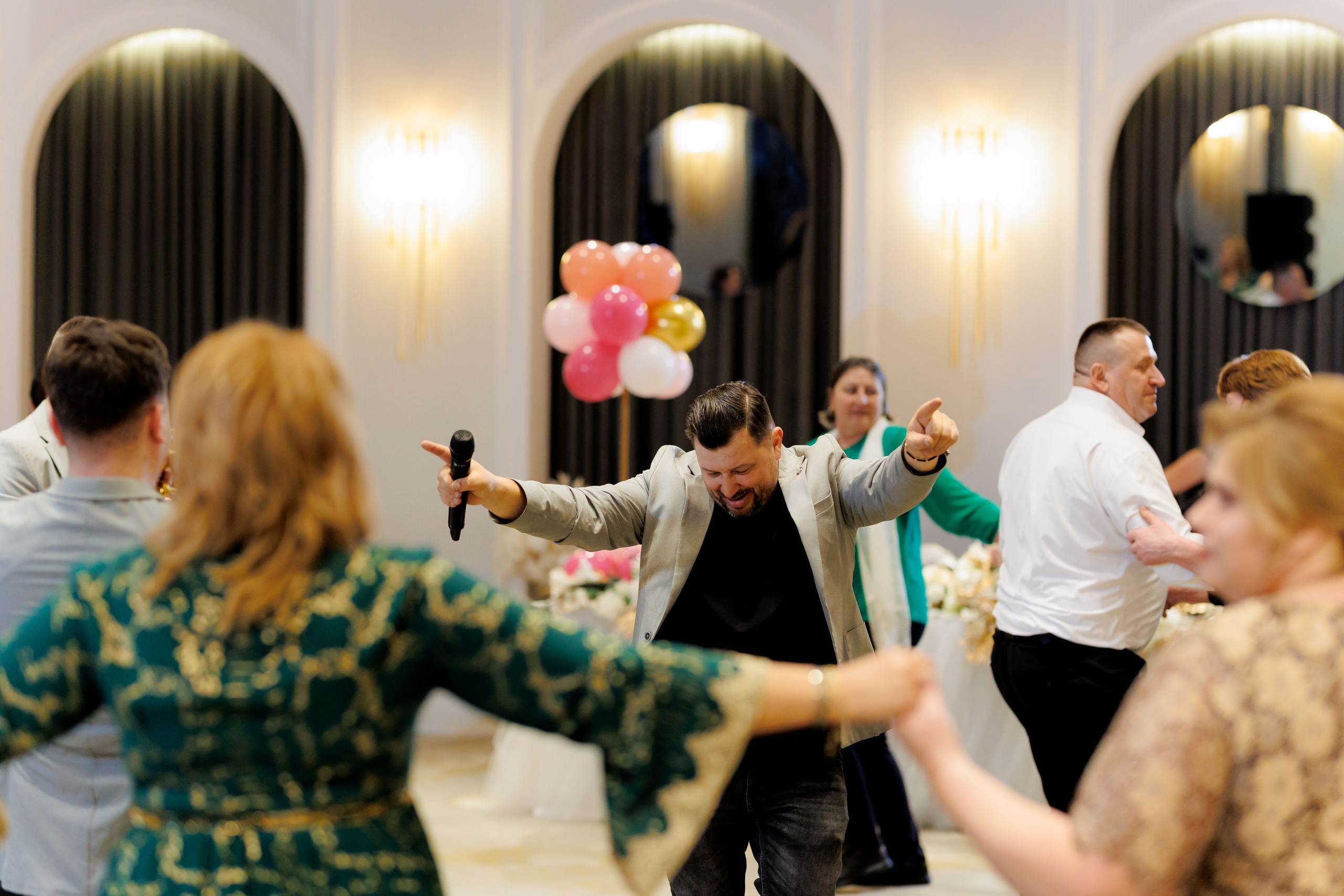 Povestea voastră, regizată de noi |Cristi Turculet Videograf Nuntă Suceava | wedding highlight. Servicii foto-video profesionale, pentru momente de neuitat