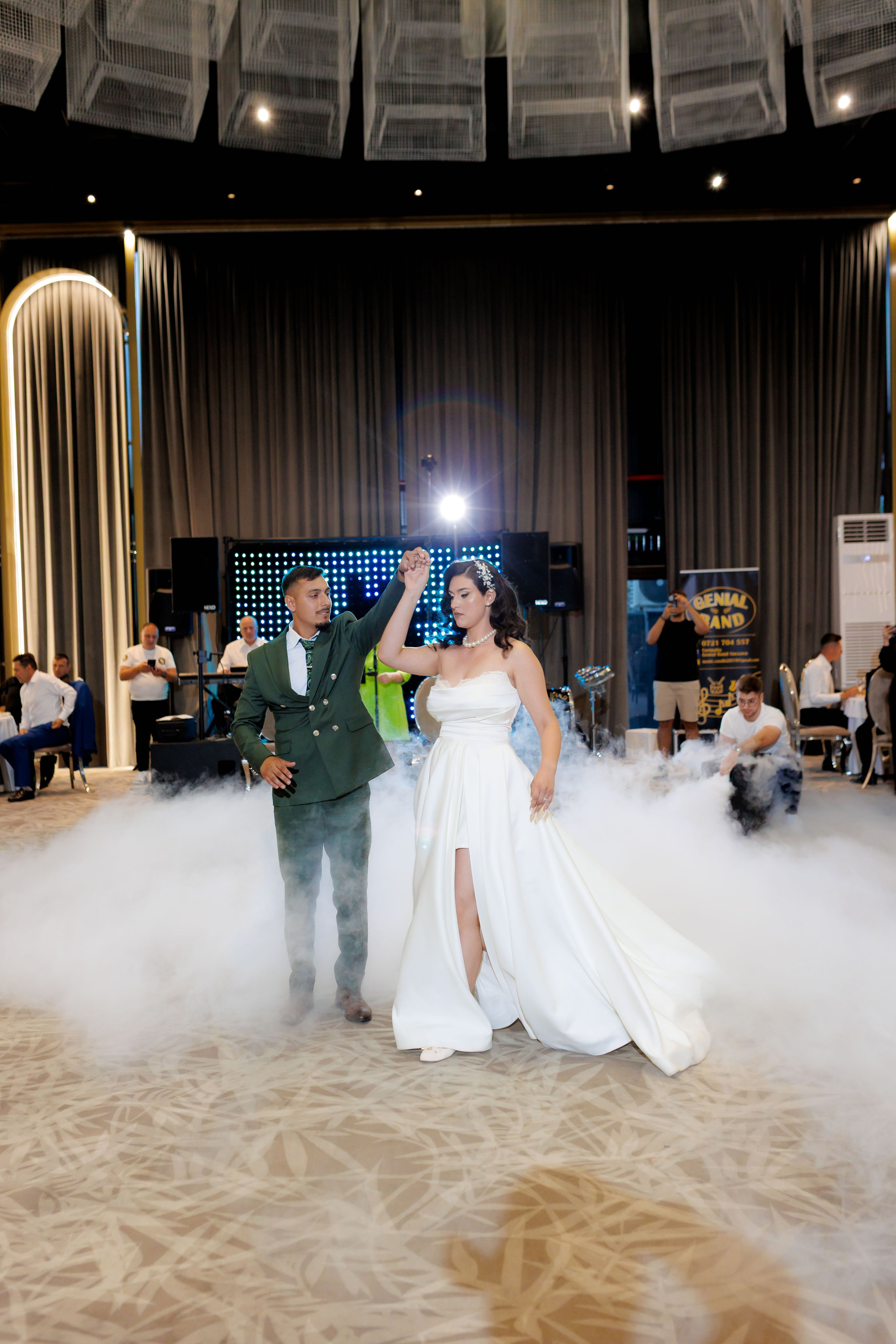 Nunta Nicoleta & Răzvan | Fotografie & Videografie Profesională. Servicii foto-video profesionale, pentru momente de neuitat