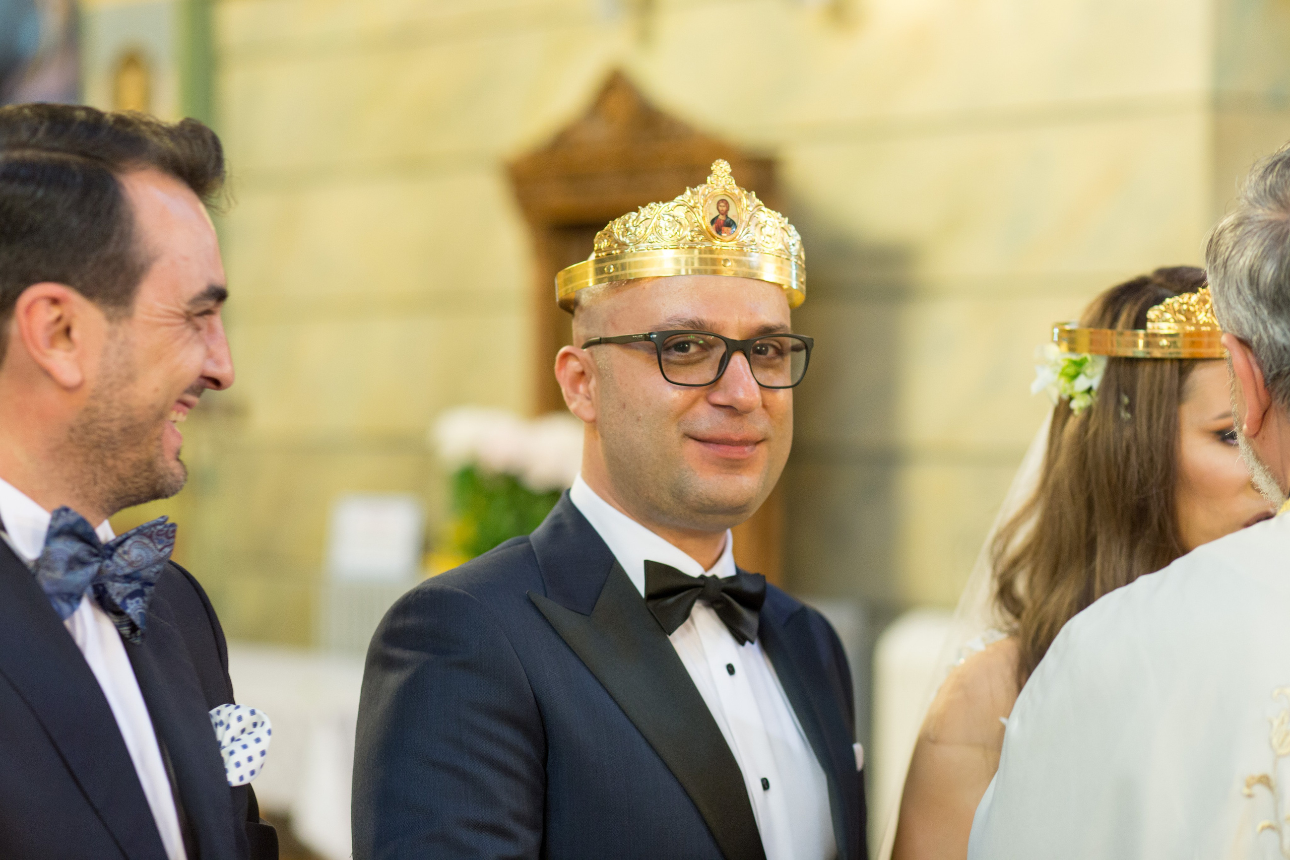 FPhoto session at the restaurant, wedding photos, Bucharest wedding photographer, wedding photos in the restaurant, bridal posing, customs, professional wedding photography, fashion photos.