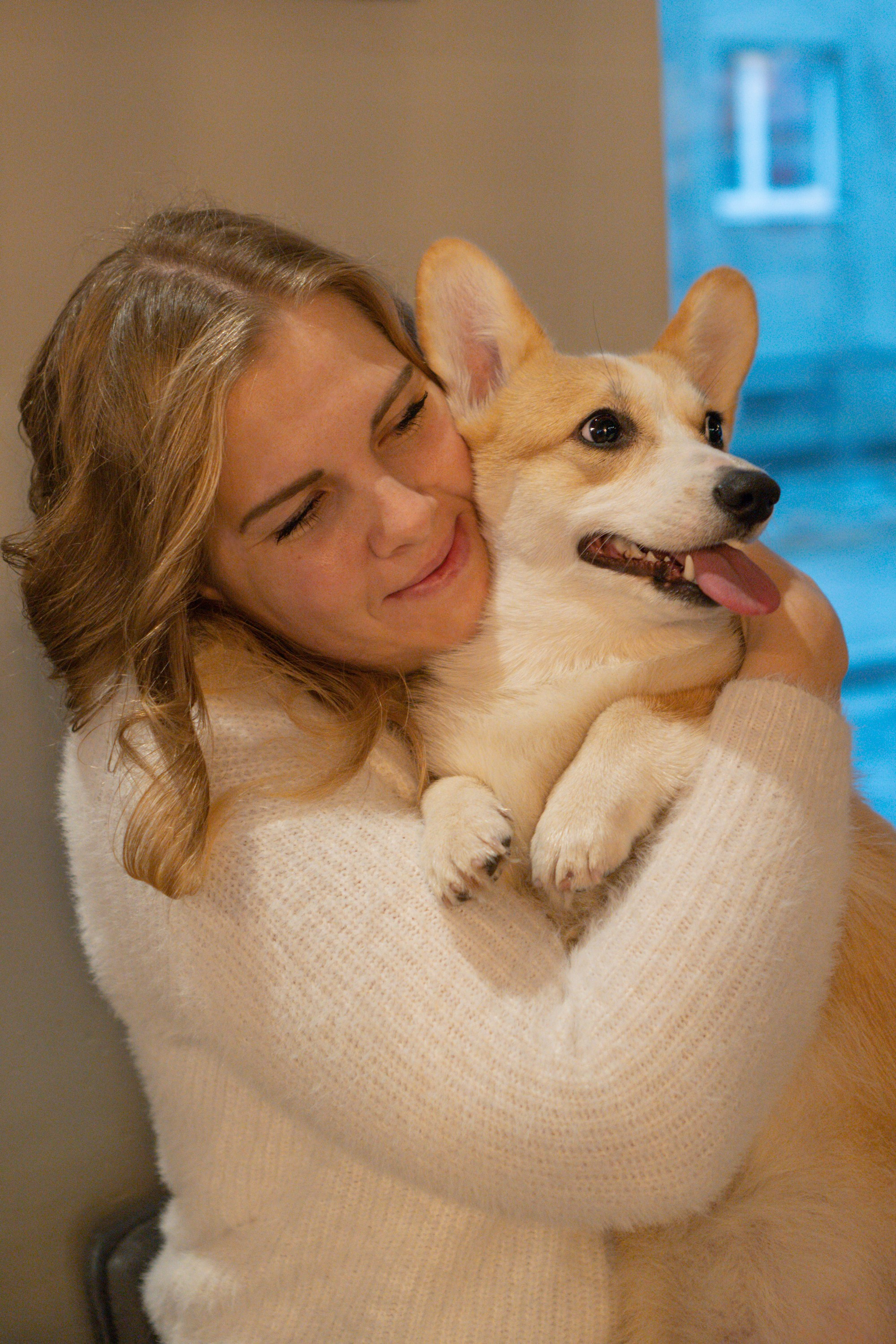 Maarika, Jegor and their Luna, Pembroke Welsh Corgi. Kat Laisaar — Pet photographer in Tallinn