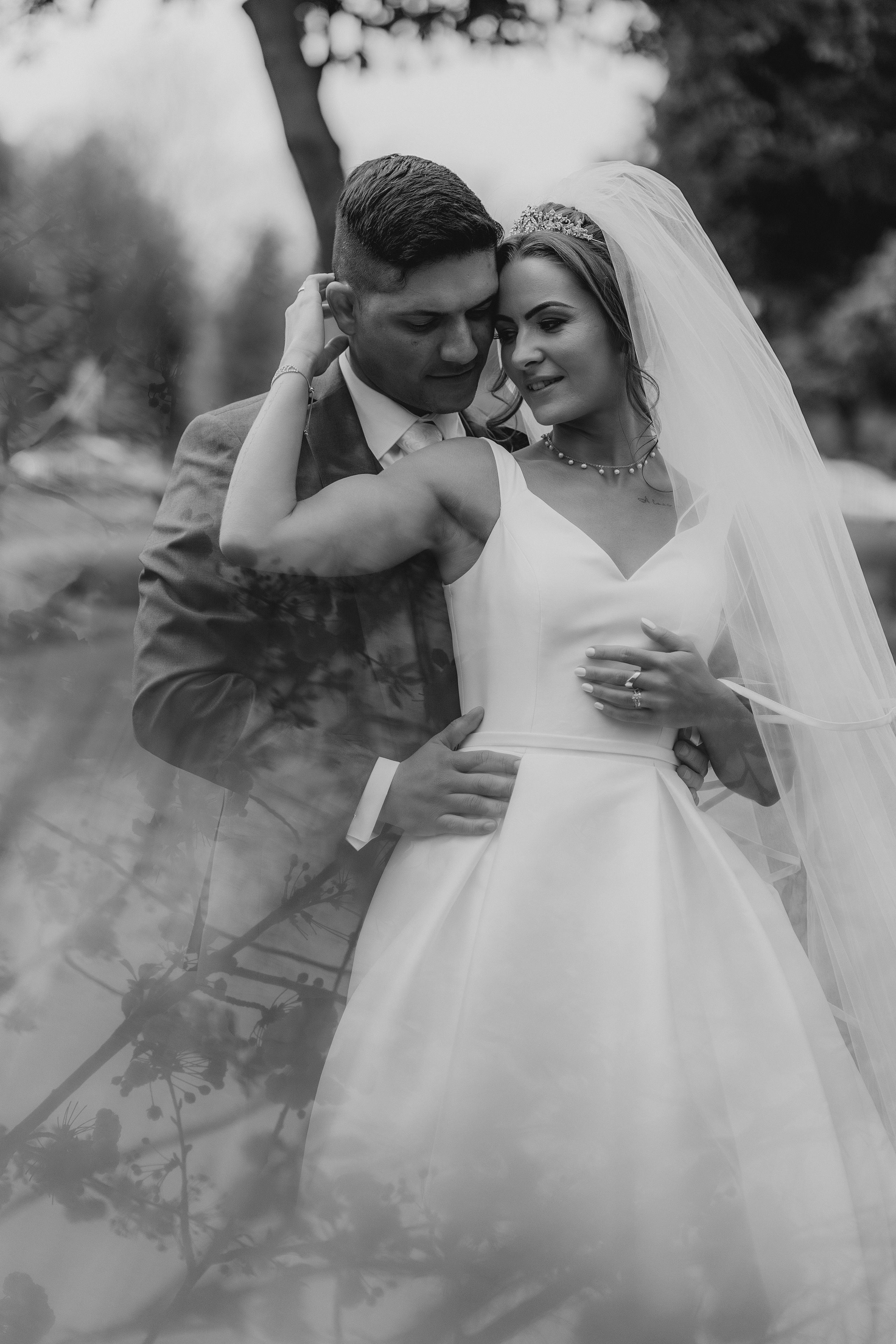 Megan & Oneias. Main