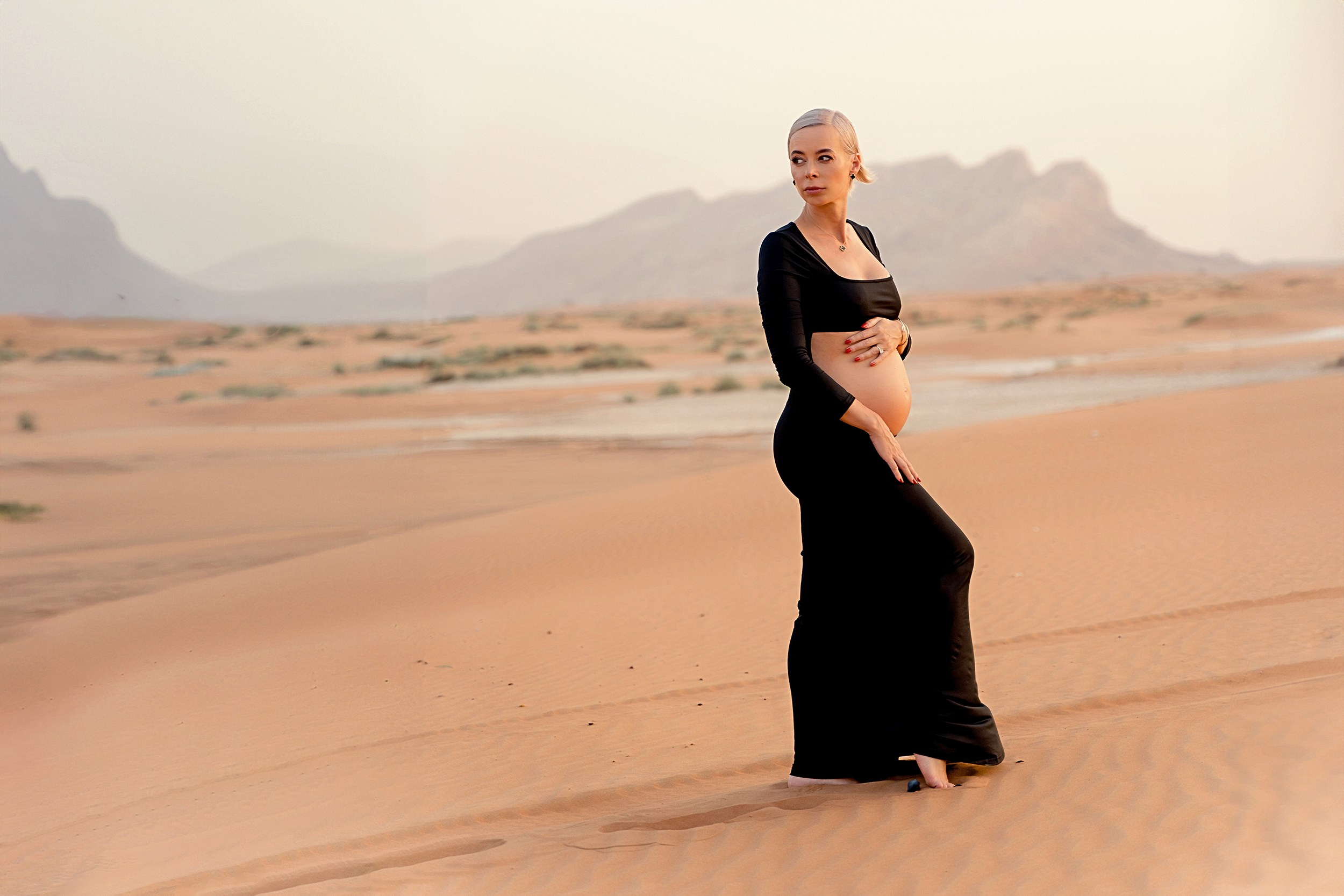 Maternity. Professional Photographer in Abu Dhabi & Dubai — Marina Aubakirova | Family, Couple, Wedding & Individual Photoshoots