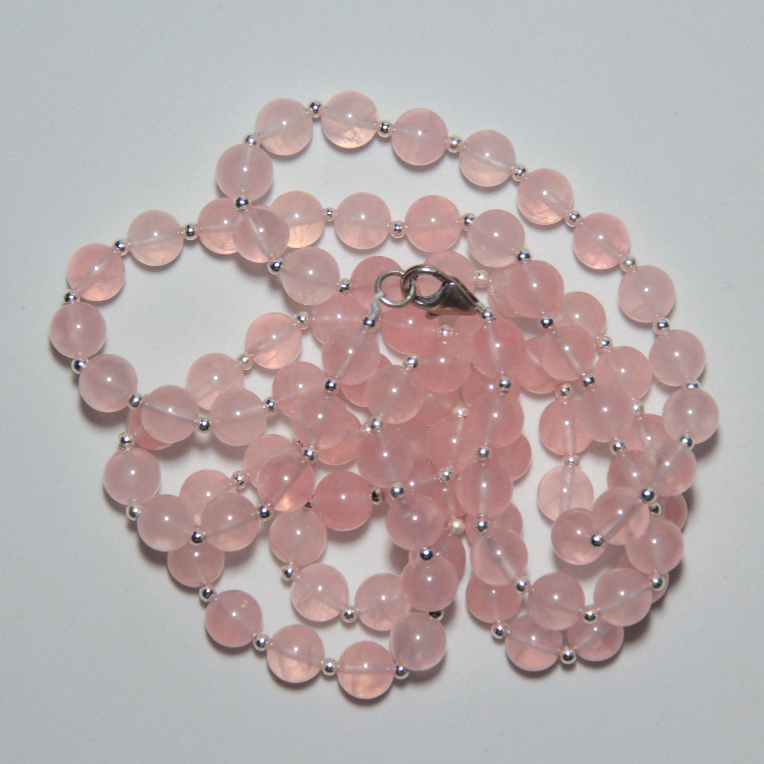 Rose quartz. Современнные и актикварные украшения в Барселоне, Москве и Санкт-Петербурге