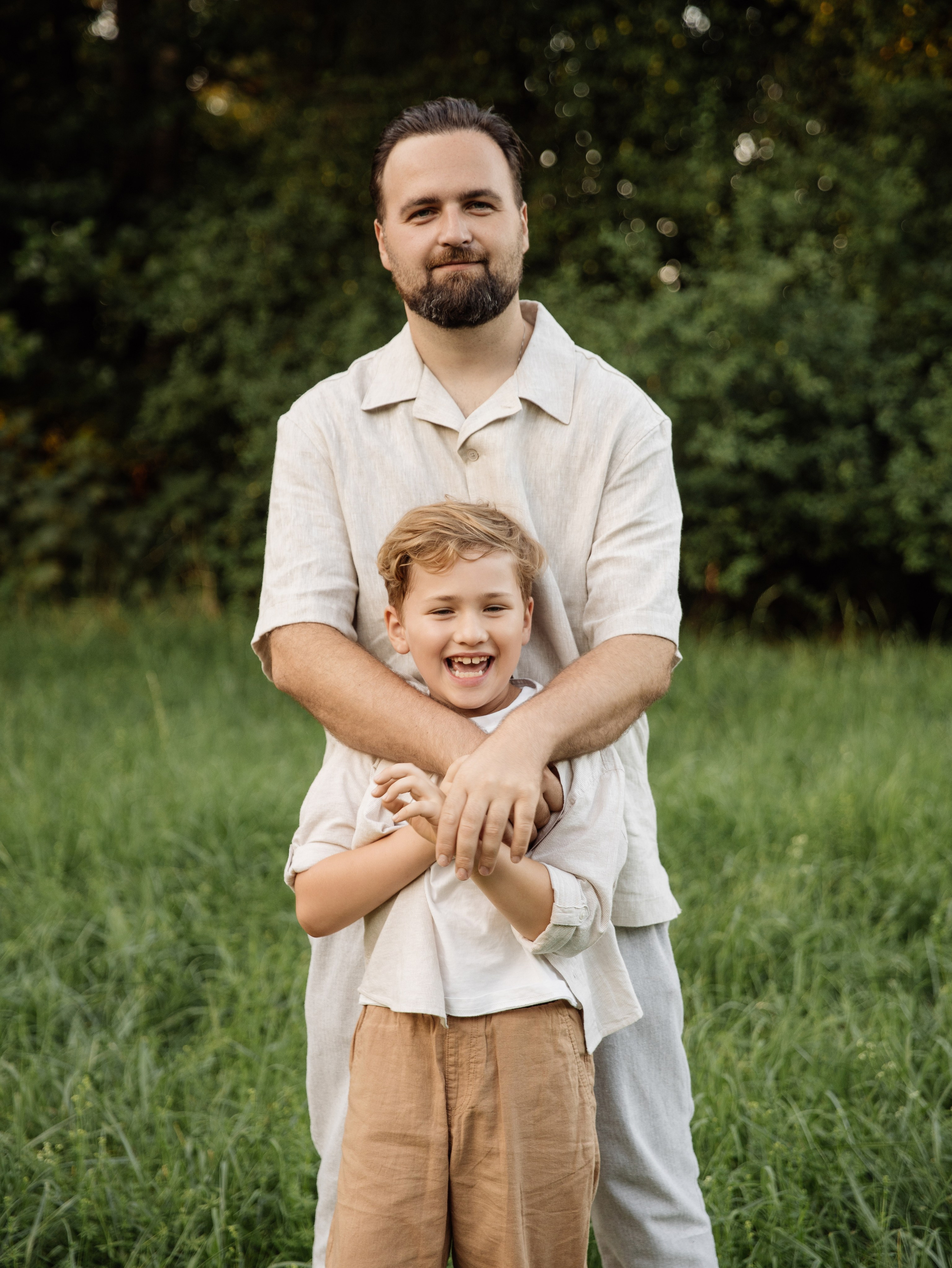 Family (Outdoor). Wedding Photographer