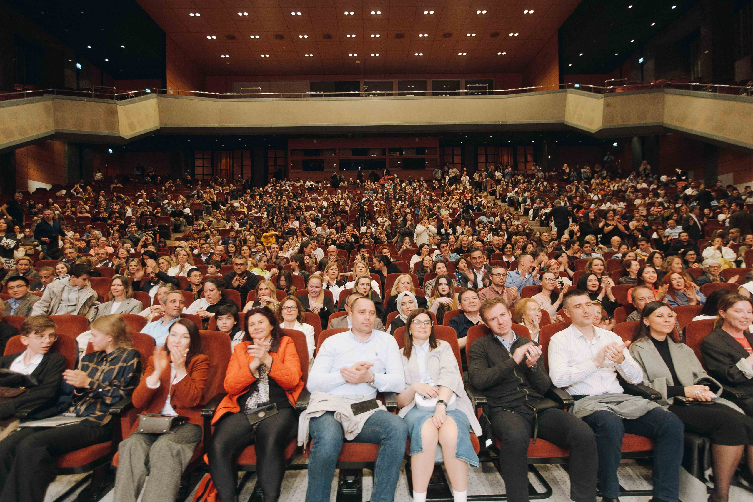 The Tchaikovsky Academic Grand Symphony Orchestra in Istanbul. Wedding&Event photographer Ismail Rzayev in Baku