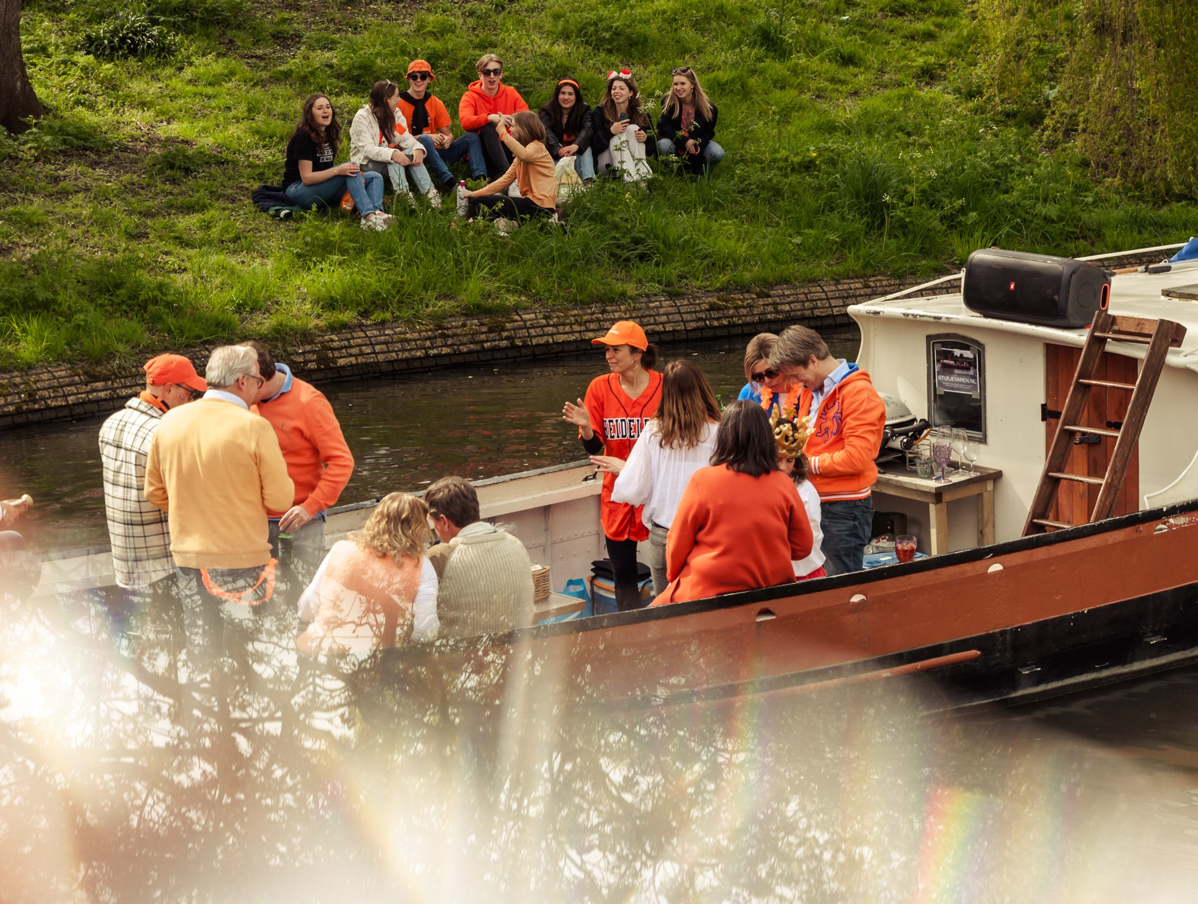 King's Day street photography. Éclat Photos. Exclusive portrait photography service