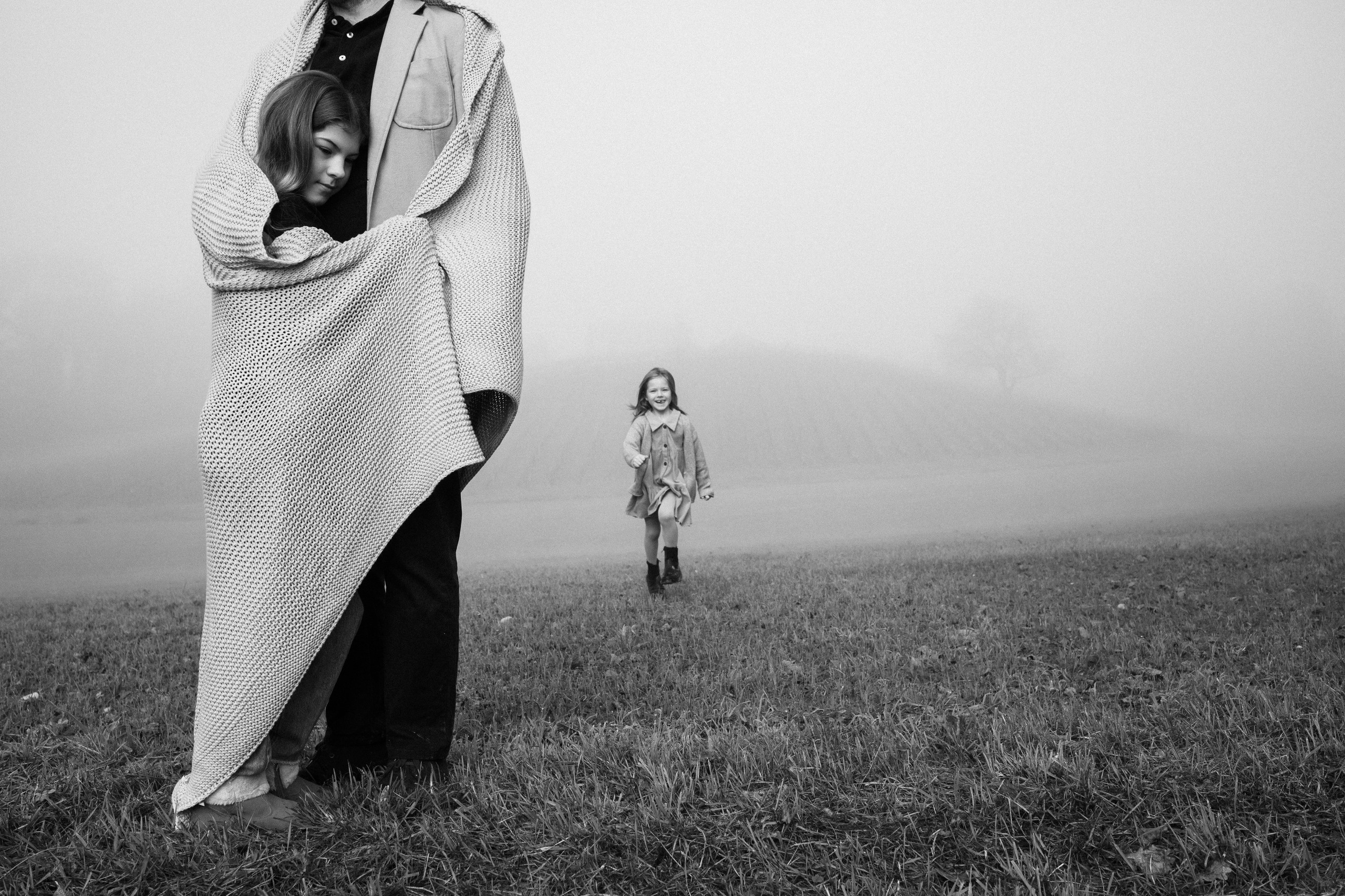 Father and Daughters. Family photographer in Geneva Switzerland Anastasiia Francuzova. Семей