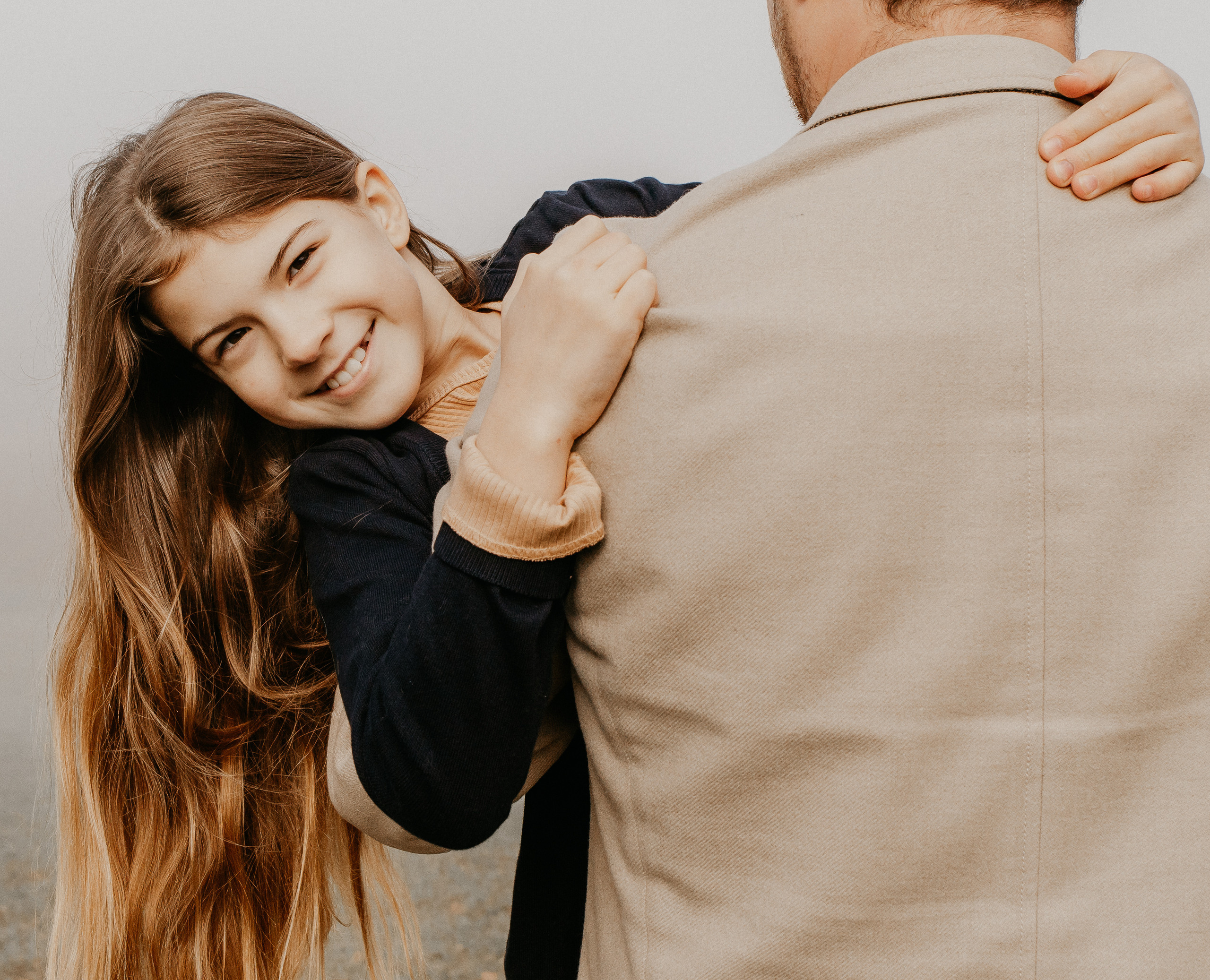 Father and Daughters. Family photographer in Geneva Switzerland Anastasiia Francuzova. Семей