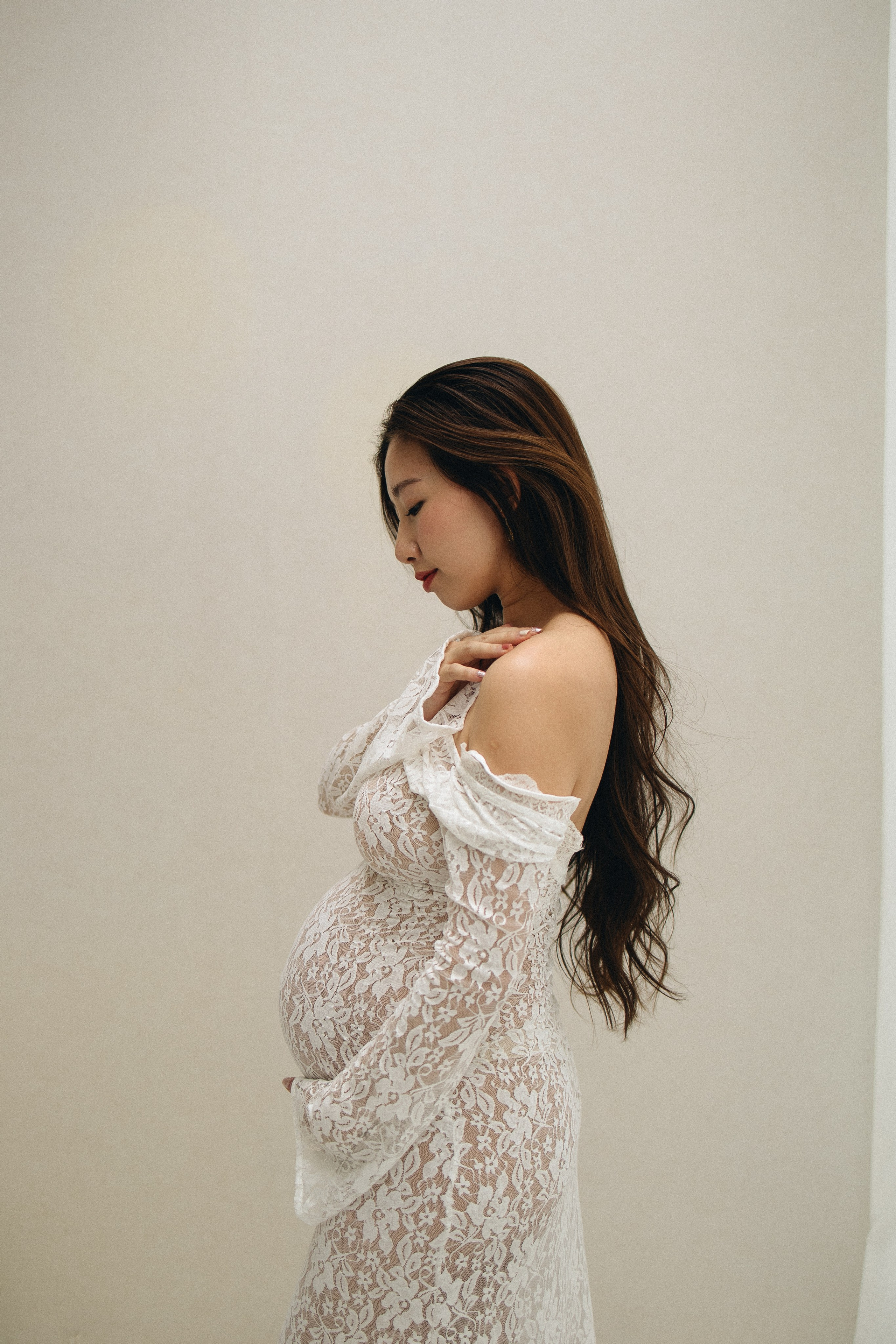 The Sweetest Anticipation. Family and wedding photographer in Bangkok, Thailand