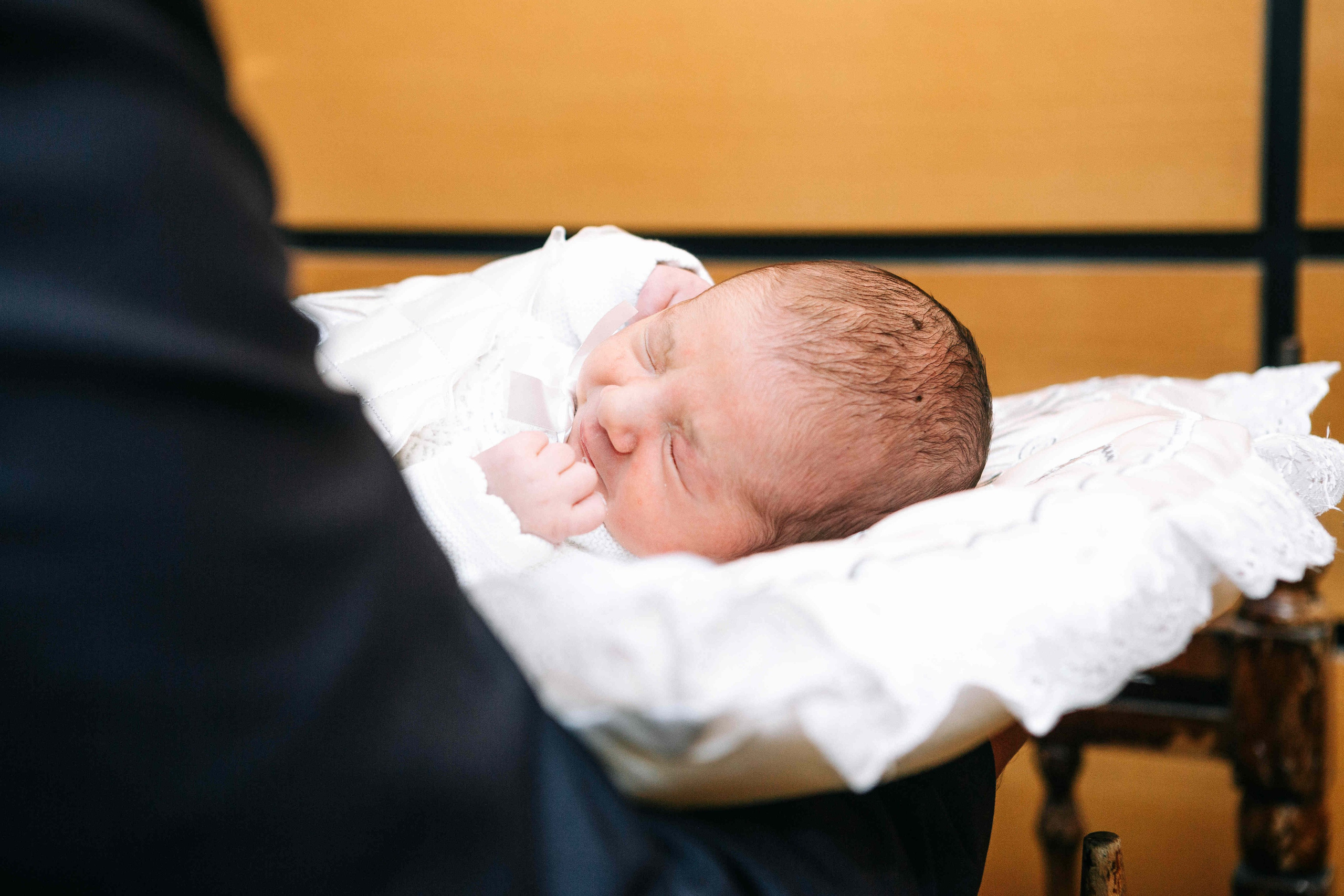 BRITH MILA IN THE SMALL SYNAGOGUE. PHOTOGRAPHER IN ISRAEL