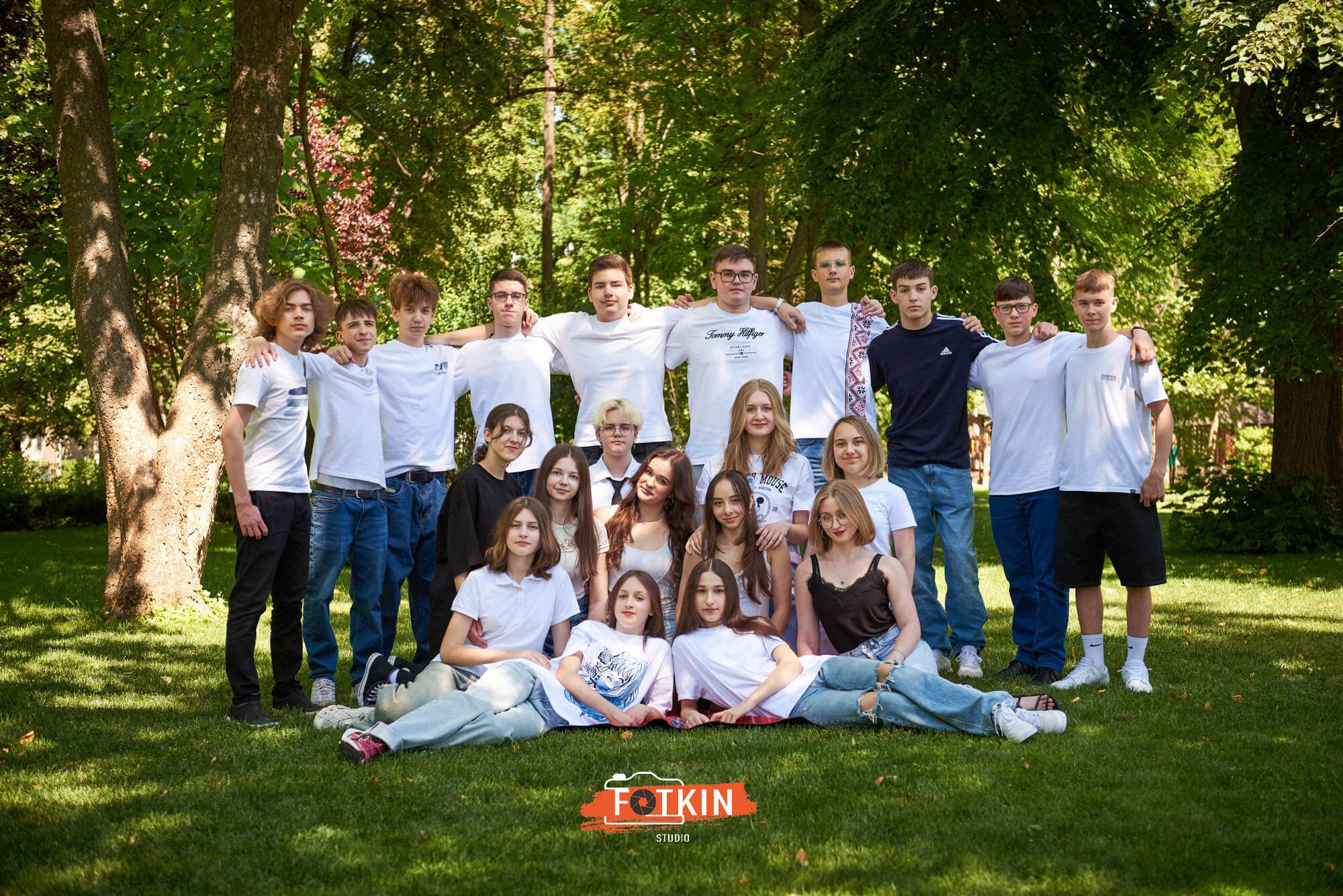 Випускний альбом для 9 та 11 класу замовити в Києві. Випускні альбоми фотокниги Київ та Дніпро