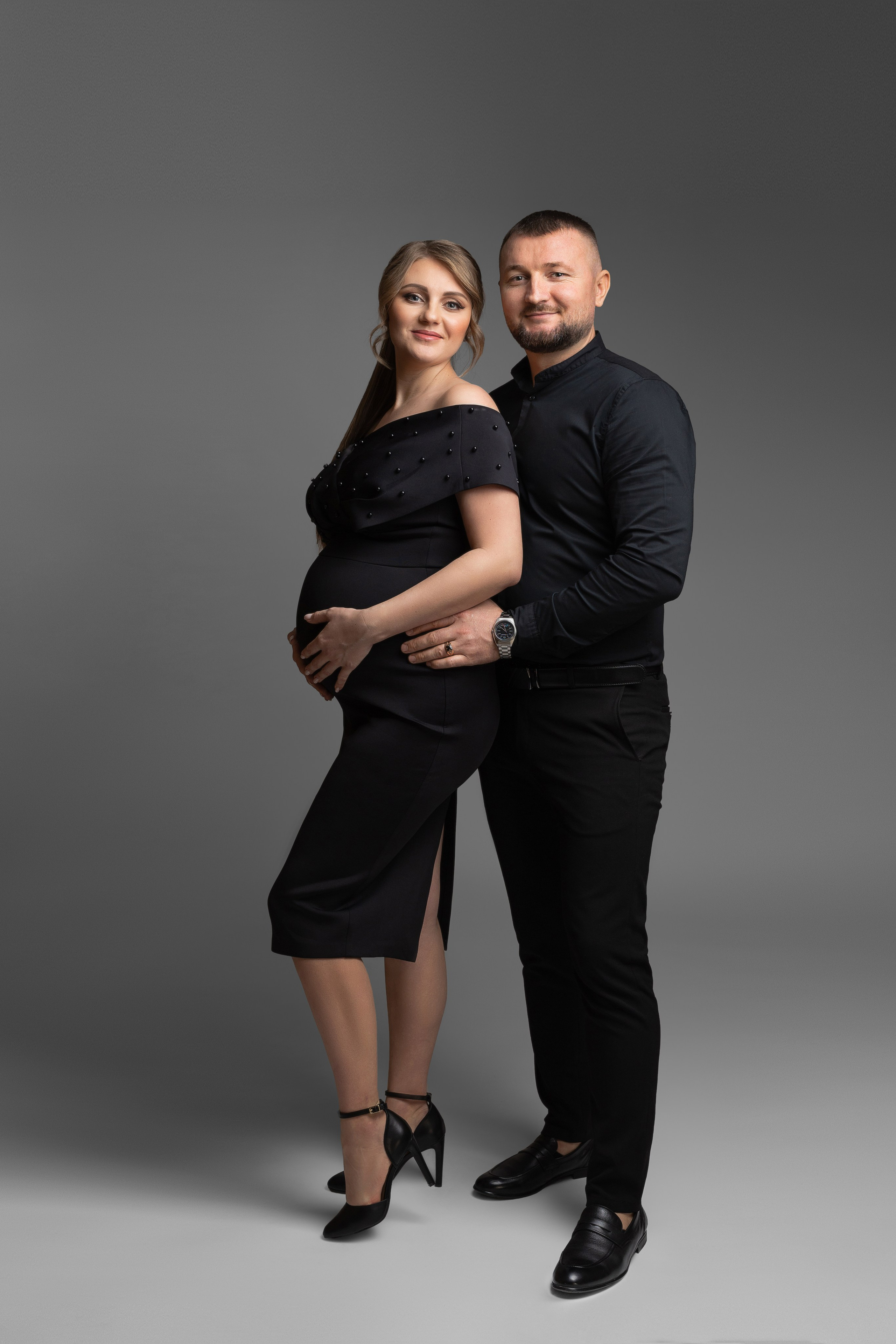 Studiofotografie, Schwangerschaft, Schwangerschaftsshooting, Fotoshooting Babybauch, Babybauchshooting, Osnabrück, Porträt, minimalistisch, schwarz-weiß, Osnabrueck, Rheine, Ibbenbühren, Fotograf Osnabrück, Fotografin Osnabrück, Gynäkologie, Baby, Geburt