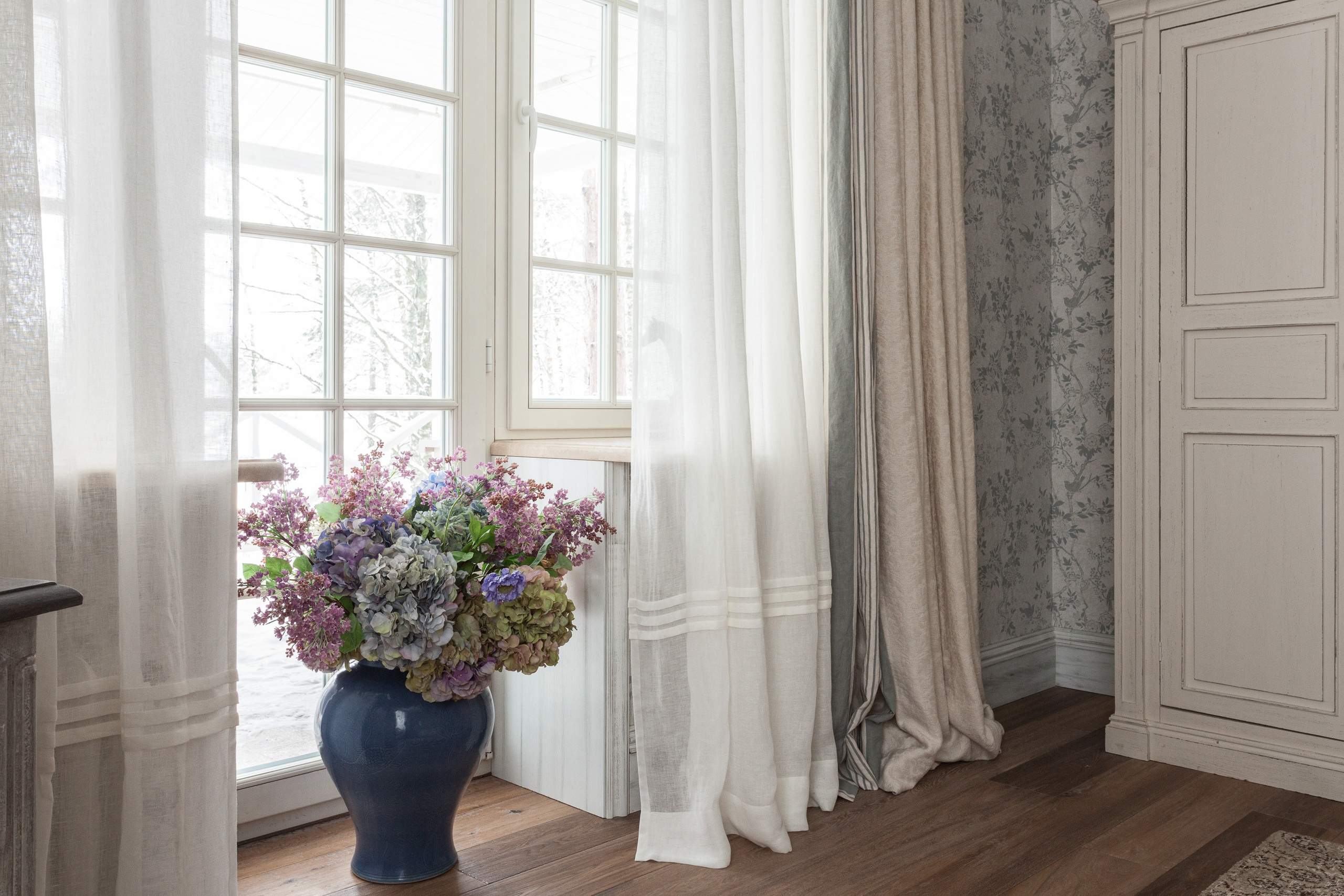 Provence style bedroom interior - photographer Andrey Dunin