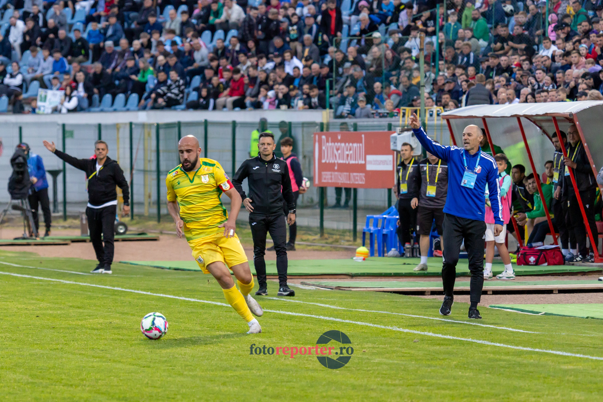 Galerie Foto: FC Botoșani vs. CS Mioveni - Pe 17 mai 2024, am fost martorii unei partide incredibile între FC Botoșani și CS Mioveni, în prima manșă a barajului pentru evitarea retrogradării. În fața unui stadion plin de emoție și speranță, echipa noastră a obținut o victorie importantă, cu un gol marcat de Aldair în minutul 93. 💪 *FC Botoșani 1-0 CS Mioveni*⚽️ Urmăriți momentele cheie ale meciului și bucuria suporterilor în această galerie foto! Pregătiți-vă pentru meciul de retur de pe 24 mai, când vom lupta din nou pentru a rămâne în prima ligă.#FCBotoșani #CSMioveni #BarajRetrogradare #ForzaBotoșani 