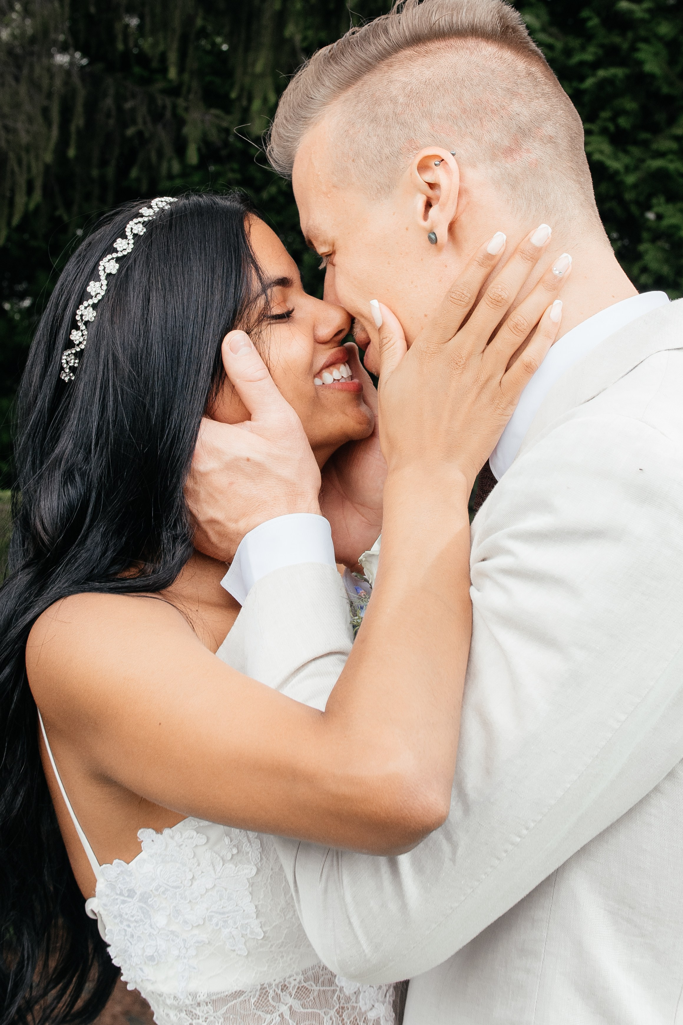 KAIANE & BENJAMIN Meilen, Switzerland. I am Elena Altendorfer. Wedding photographer in Zurich and Switzerland