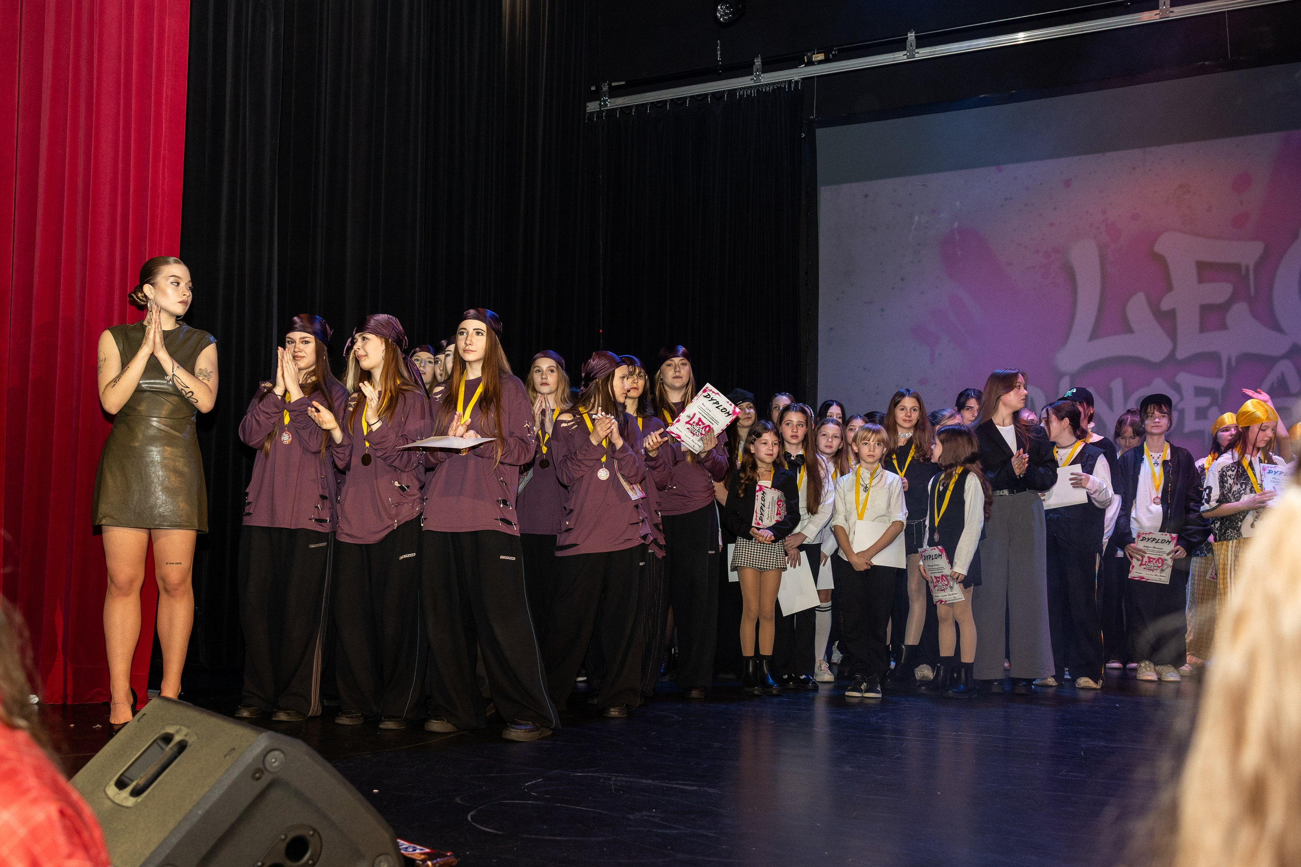 LEO DANCE SHOW WINTER 2025. Семейный и детский фотограф в Варшаве Мила Бобровская