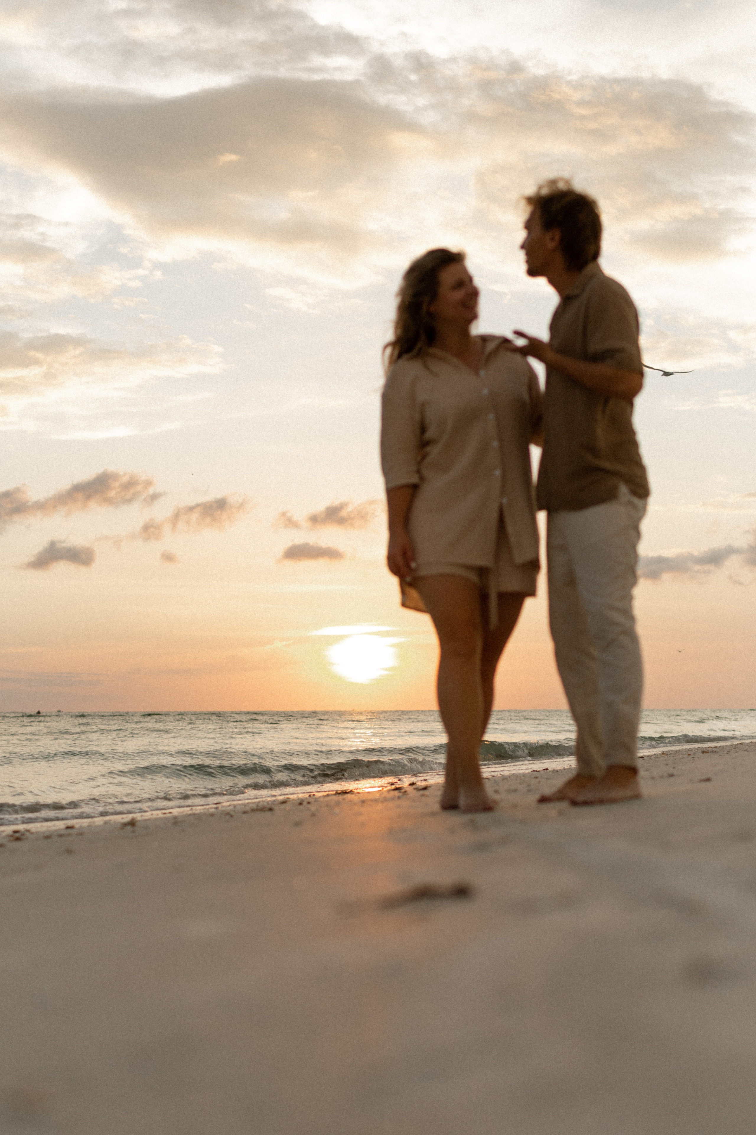Olya & Misha. Ocean. Photographer Vladmir Gladkov