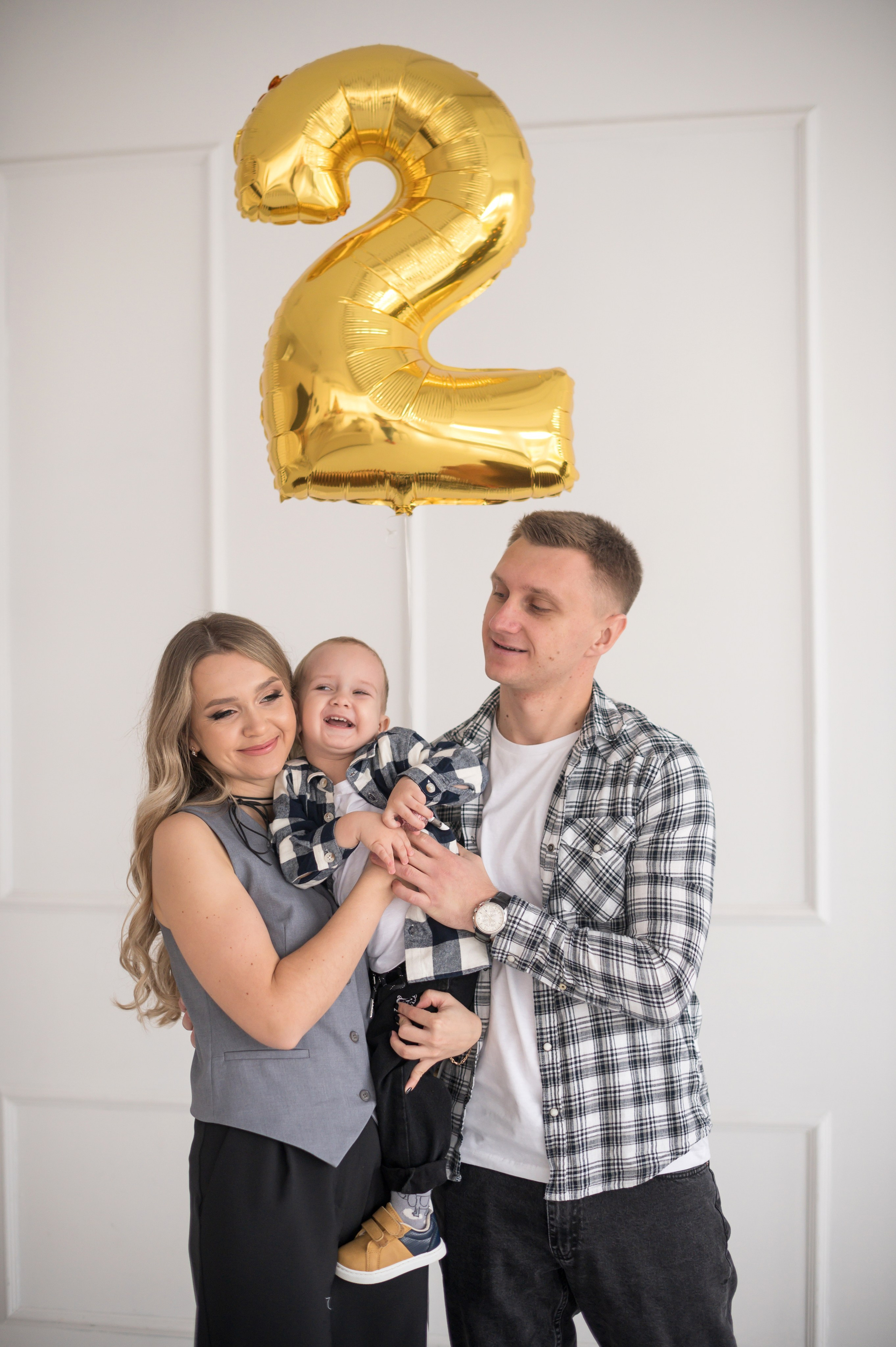 Семейная фотосессия в студии. Семейный и детский фотограф в Минске Надежда Савицкая