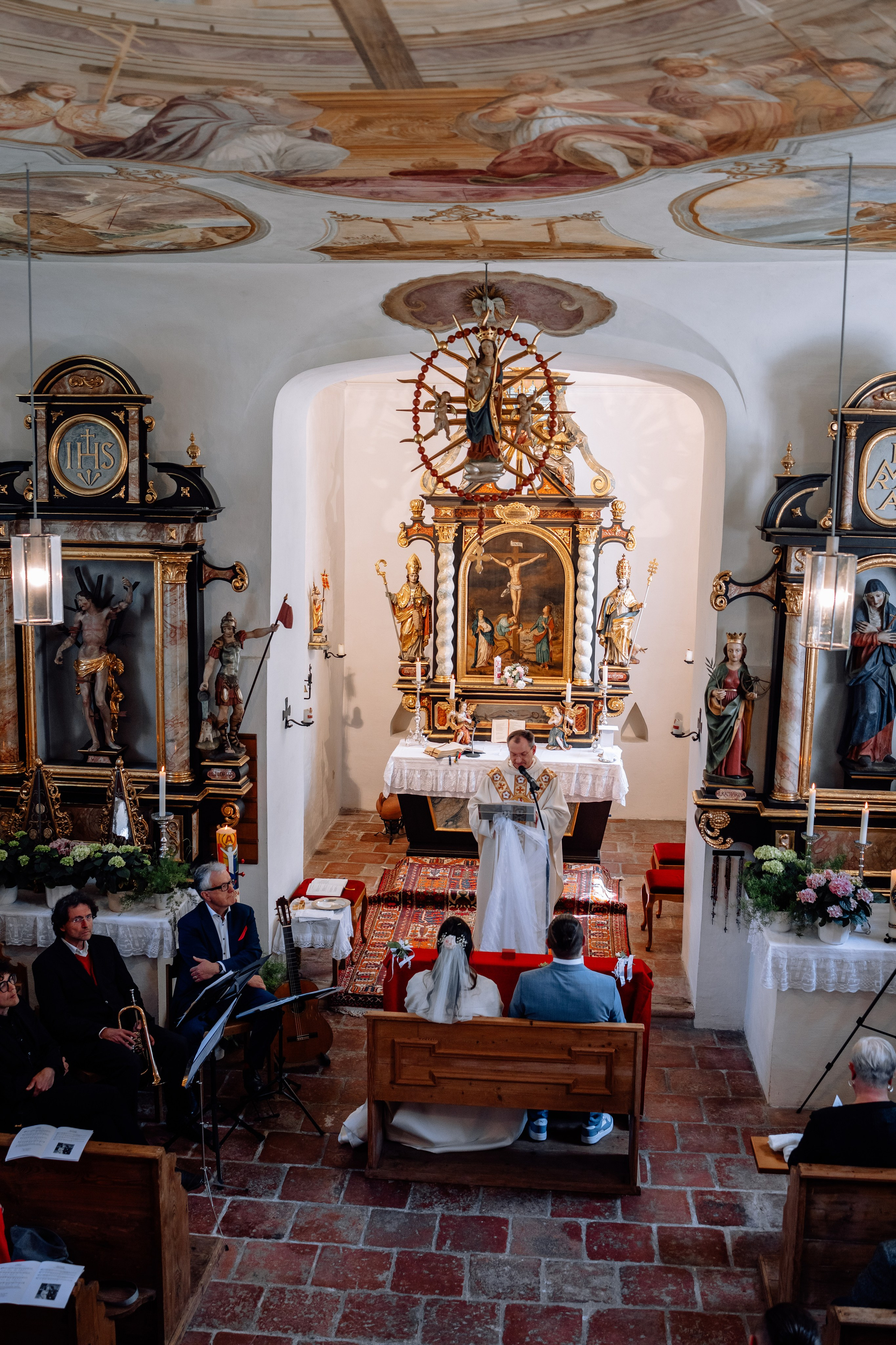 Trauung und Taufe: Heilig-Kreuz-Kirche. Hochzeitsfotograf München Taufe Familienfotograf Tanja Mauke