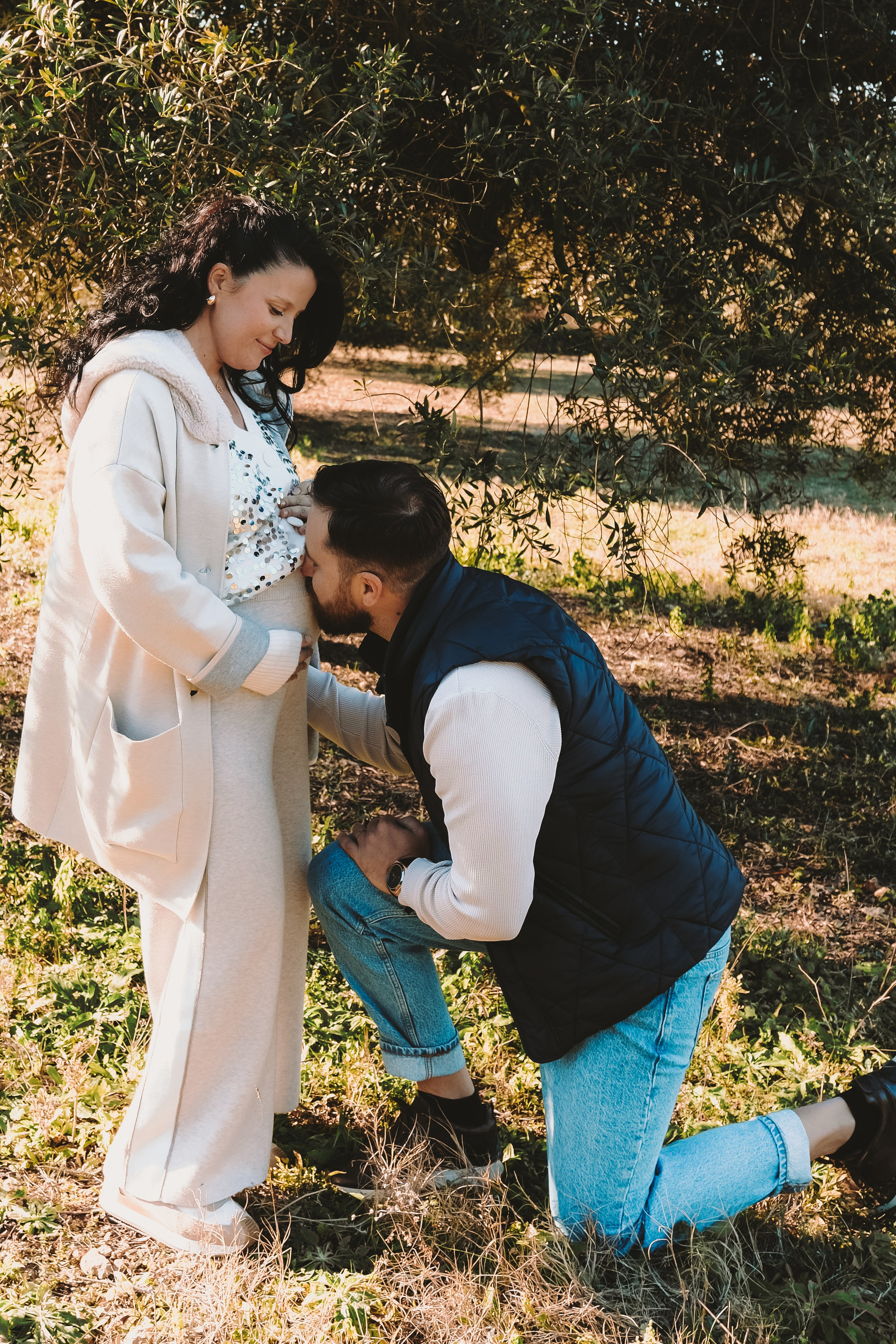 Sesión familiar embarazo. Fotografía profesional en Calafell - Elena Medvedeva