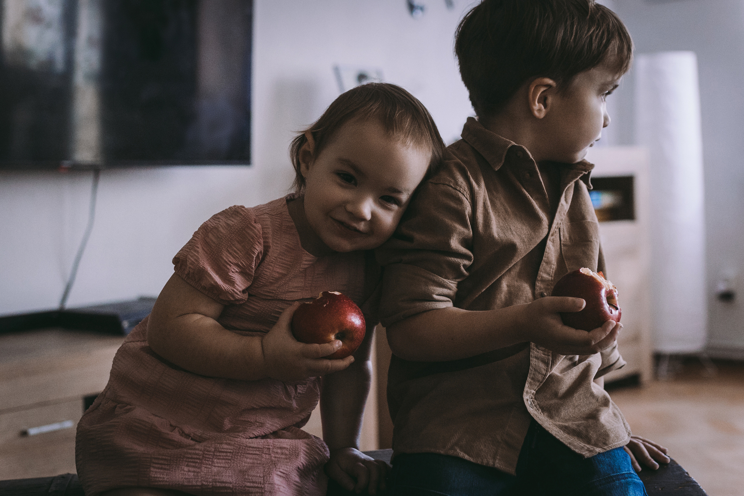 Homestory-Fotografie | Authentische Familienmomente zu Hause | Albina Vaniyants. Professionelle Familienfotografie, Kinderfotografie und Portraitfotografie in Linz, Oberösterreich - Albina Vaniyants, Fotografin aus OÖ