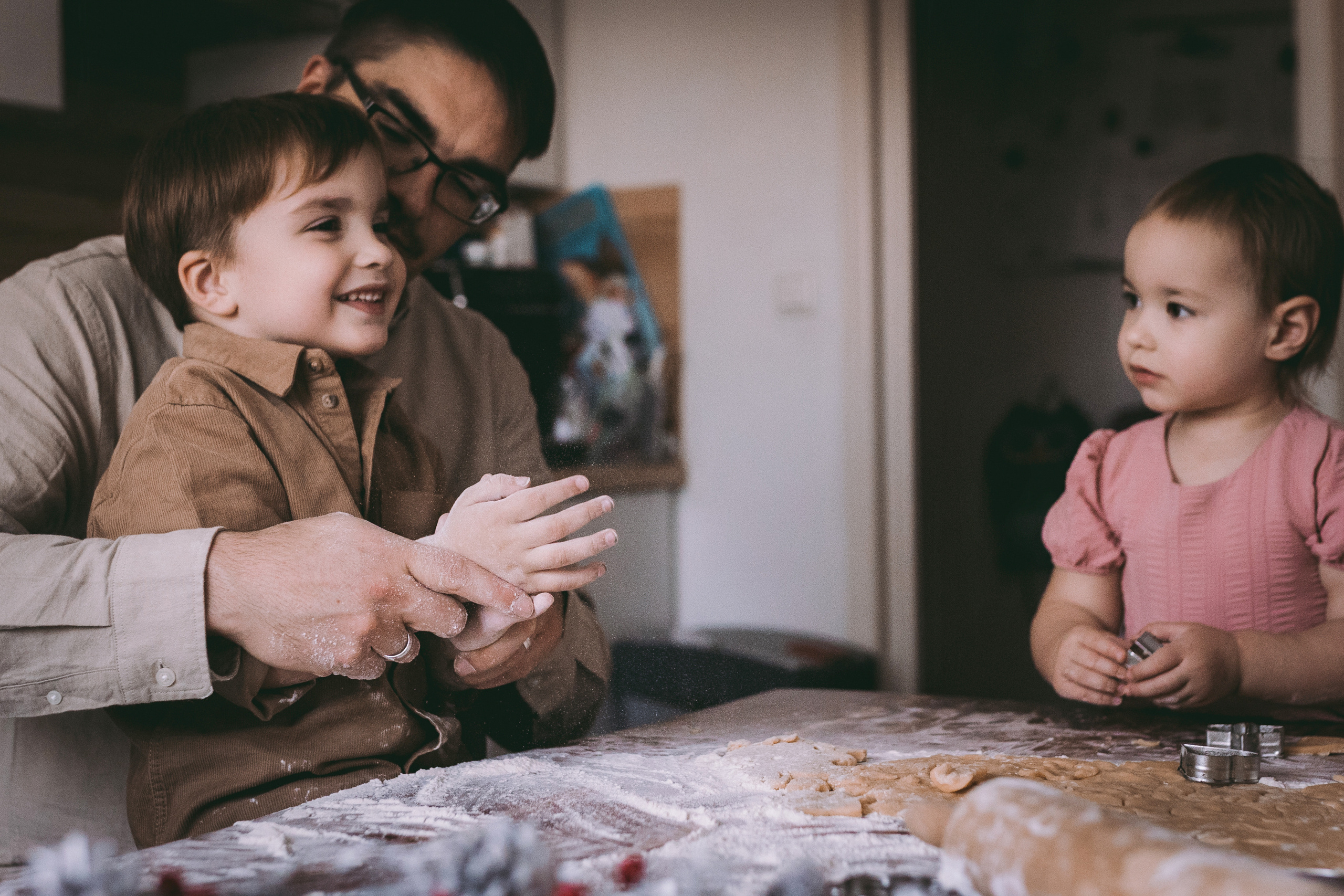 Homestory-Fotografie | Authentische Familienmomente zu Hause | Albina Vaniyants. Professionelle Familienfotografie, Kinderfotografie und Portraitfotografie in Linz, Oberösterreich - Albina Vaniyants, Fotografin aus OÖ