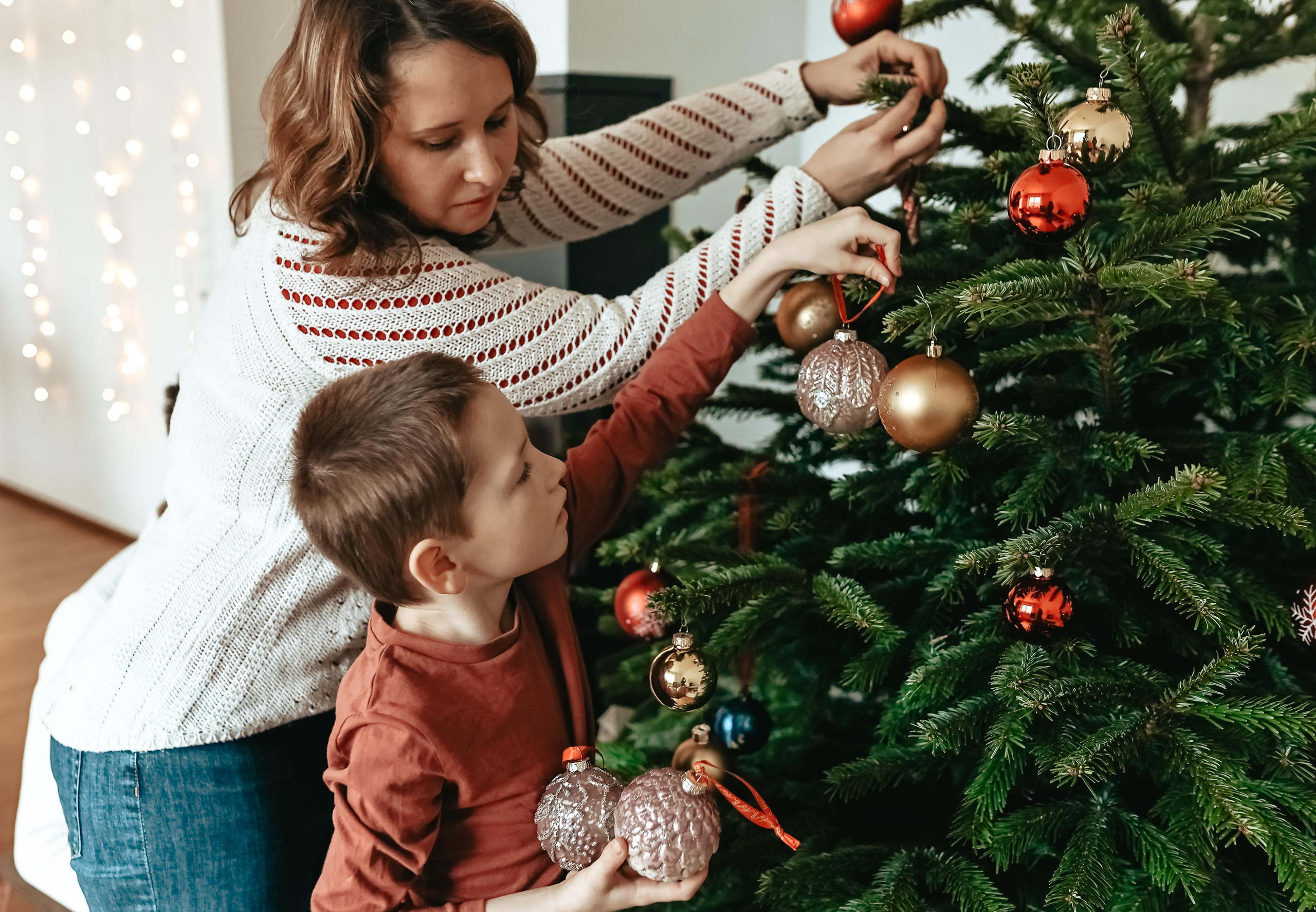 Weihnachtsfotos – Festliche Familienfotos & Portraits | Albina Vaniyants. Professionelle Familienfotografie, Kinderfotografie und Portraitfotografie in Linz, Oberösterreich - Albina Vaniyants, Fotografin aus OÖ