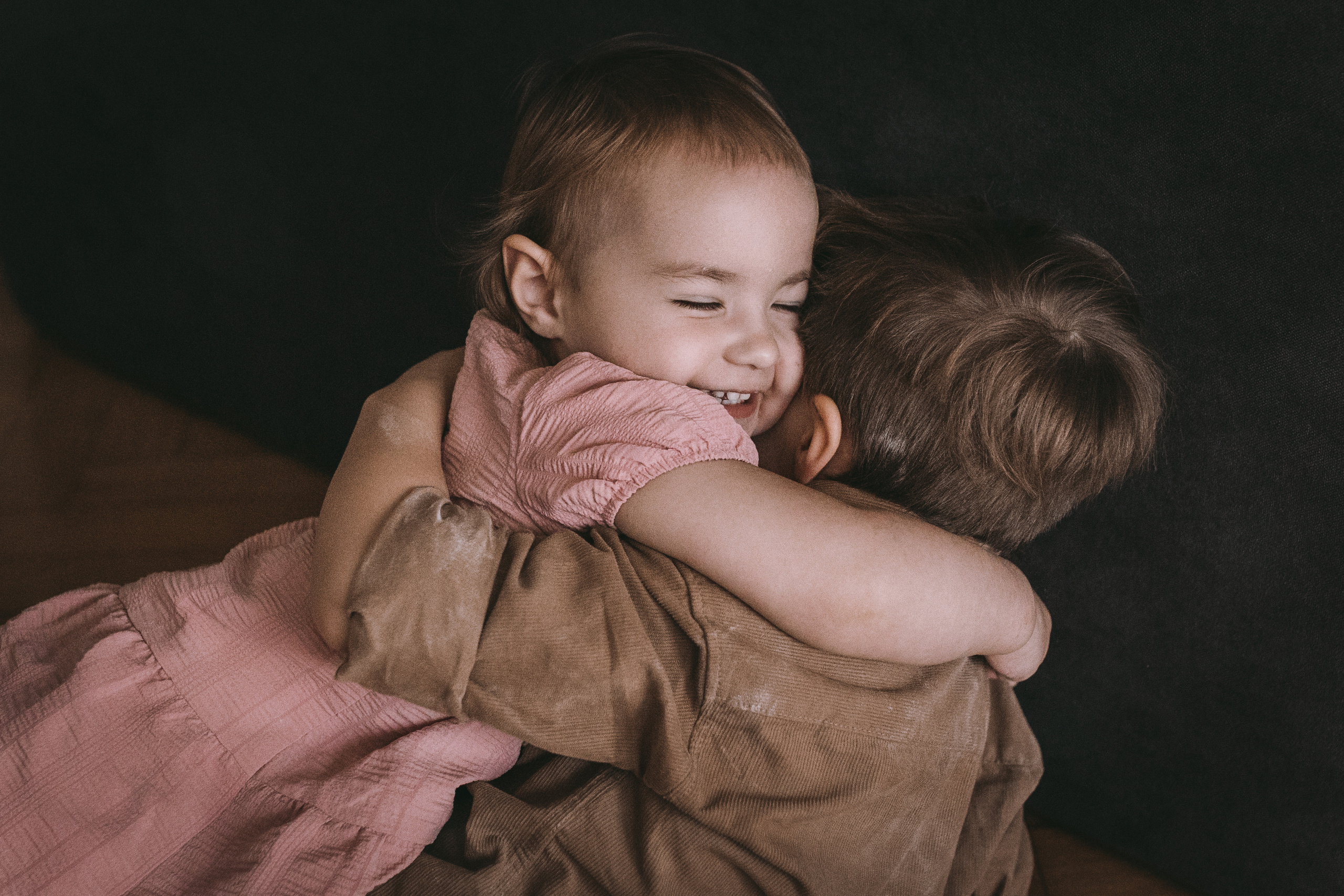Homestory-Fotografie | Authentische Familienmomente zu Hause | Albina Vaniyants. Professionelle Familienfotografie, Kinderfotografie und Portraitfotografie in Linz, Oberösterreich - Albina Vaniyants, Fotografin aus OÖ