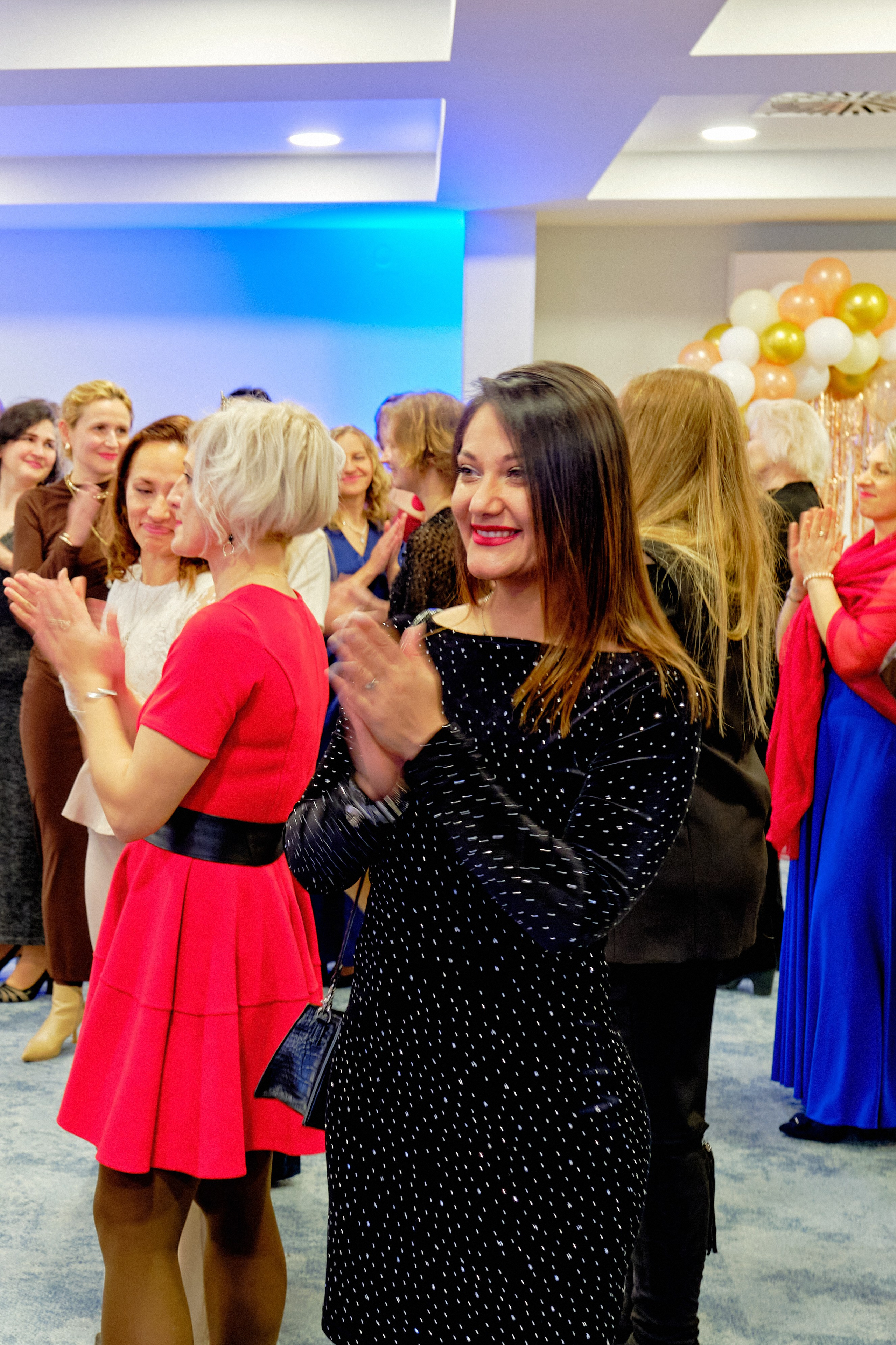 Фоторепортаж з благодійного Новорічного балу у Чорногорії. Портретний фотограф Альона Новгородцева