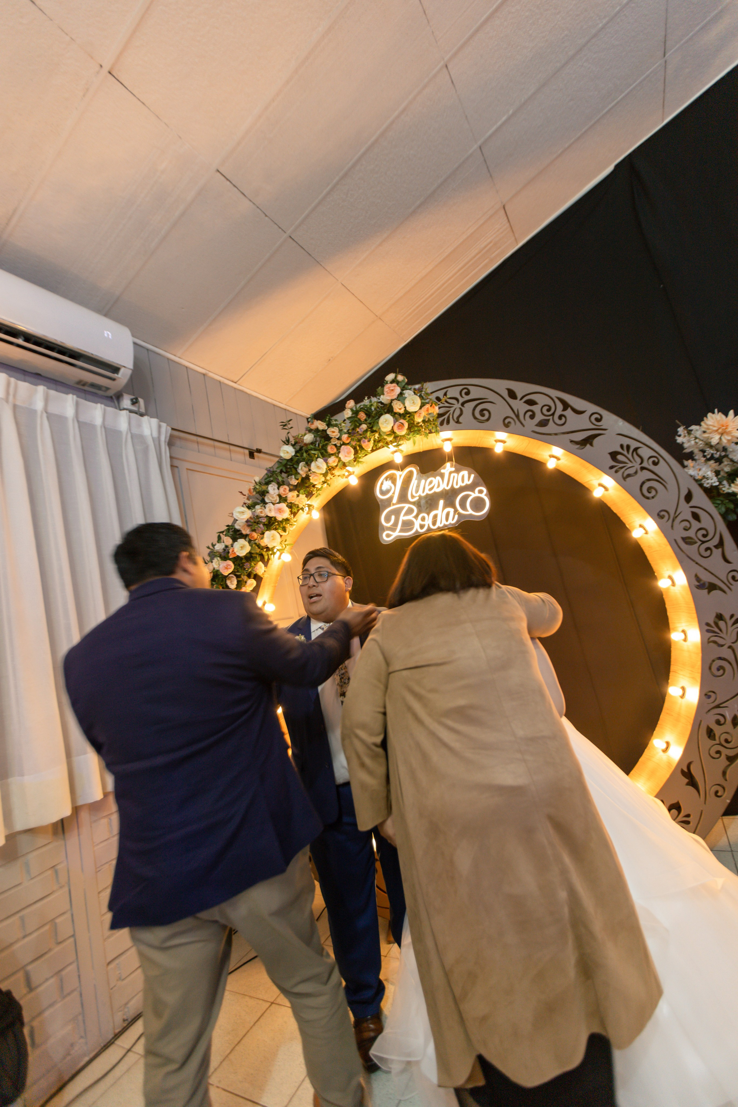 Johana y Edgar. Dinka & Emilio - El arte de preservar lo que no se repite