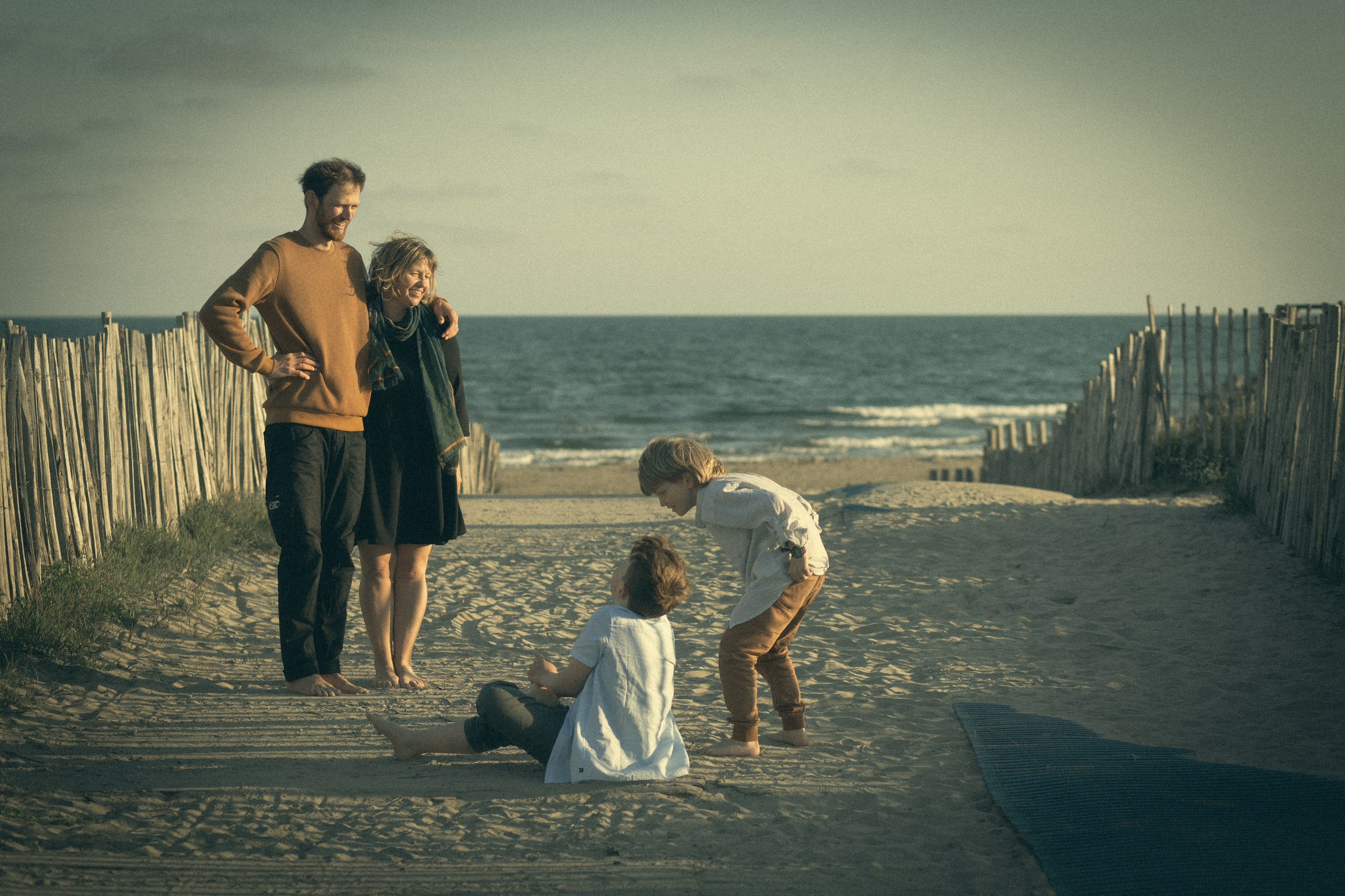 Histoires d’amour, séances photos de famille et de mariage en France