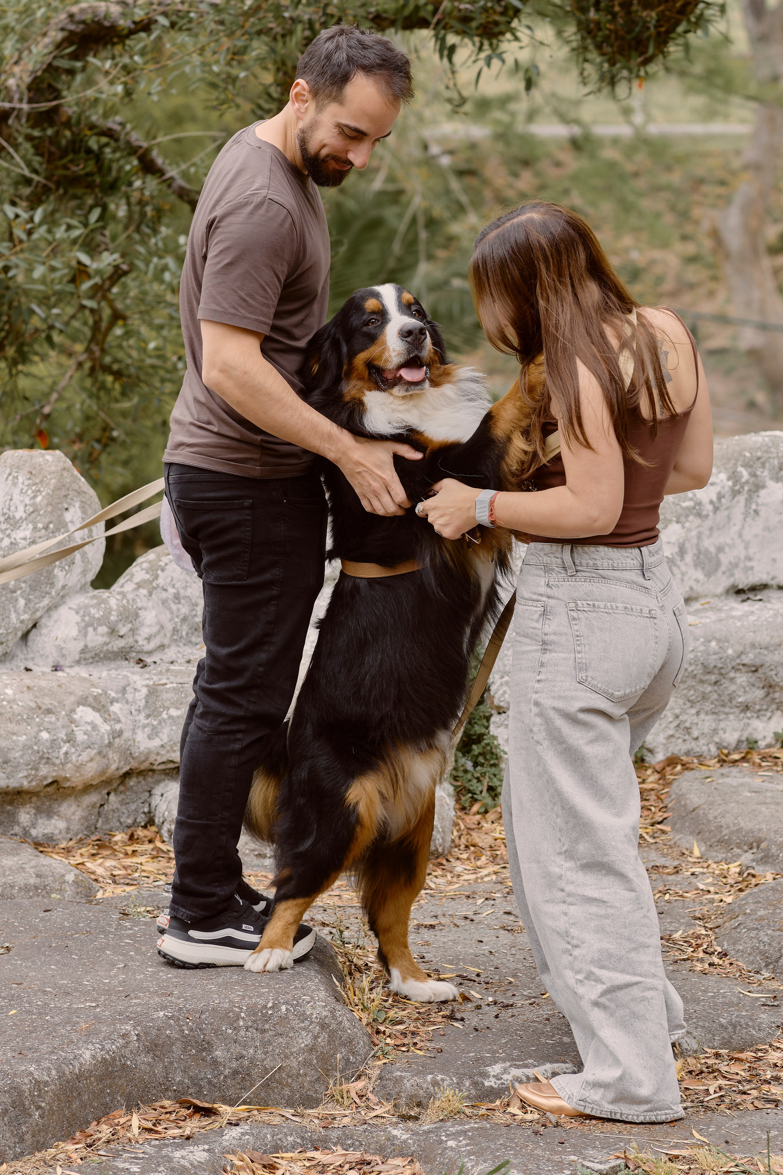 Tatiana & Hugo. Valssy – Fotografía de mascotas en Uruguay. Retratos profesionales de perros y gatos