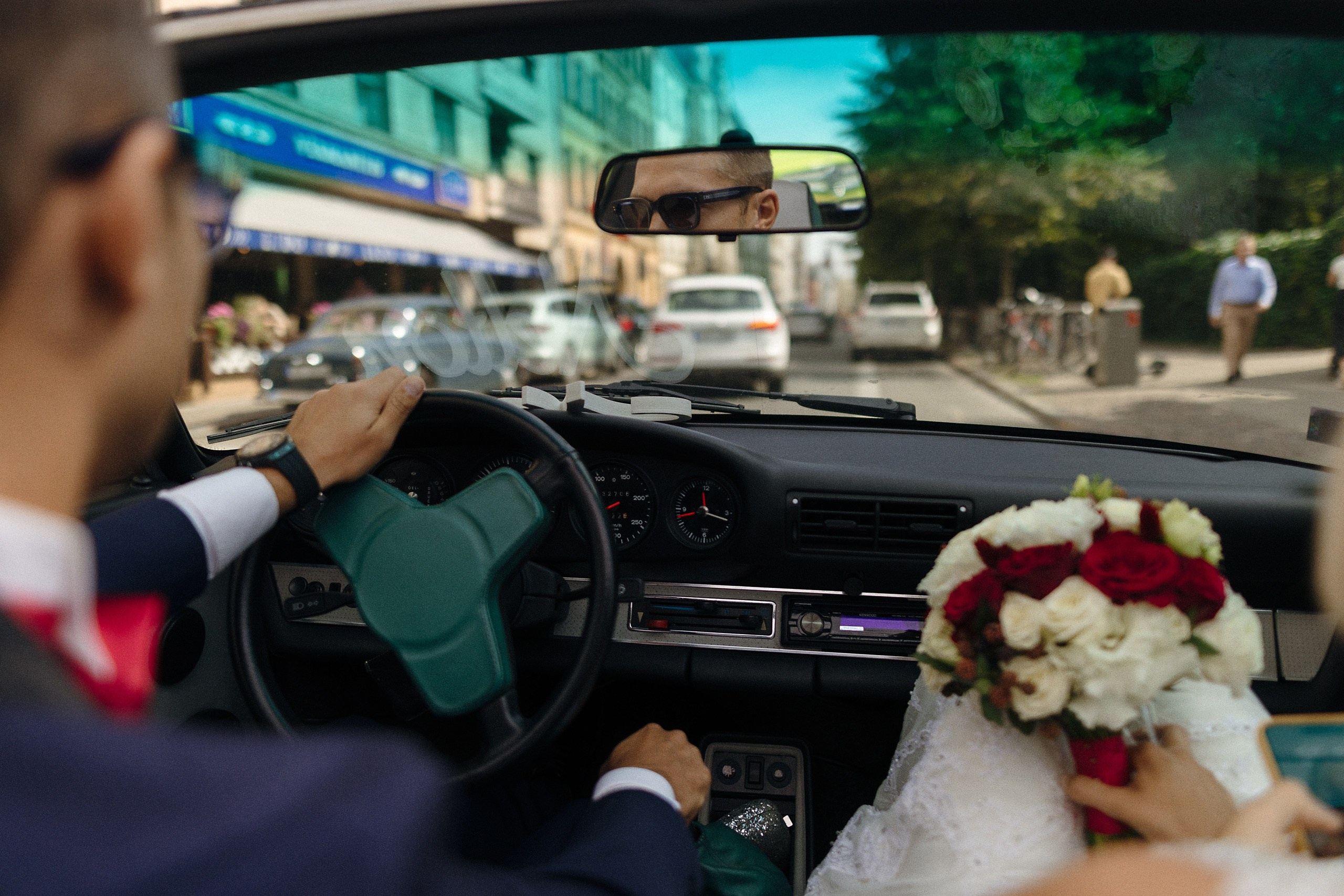 Юбилей свадьбы — 10 лет вместе, Porsche, страсть и стильная фотосессия в Риге. Евгений Тимофеев | Свадебный и контент-фотограф и видеограф в Риге