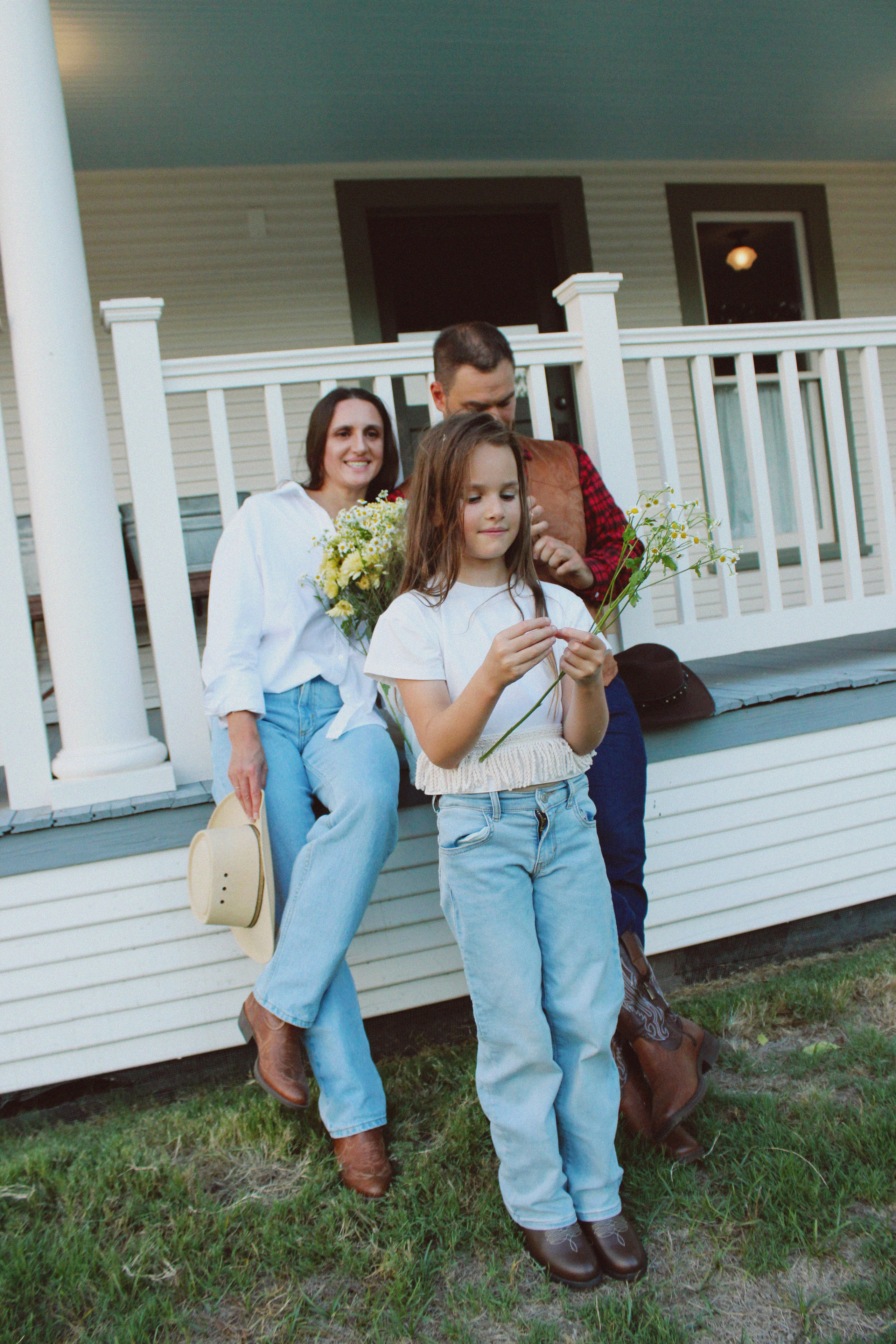 Texas Countryside Family Photoshoot in Cowboy Style. Lana Petrychenko — Portrait & Family Photographer. Valencia, Spain