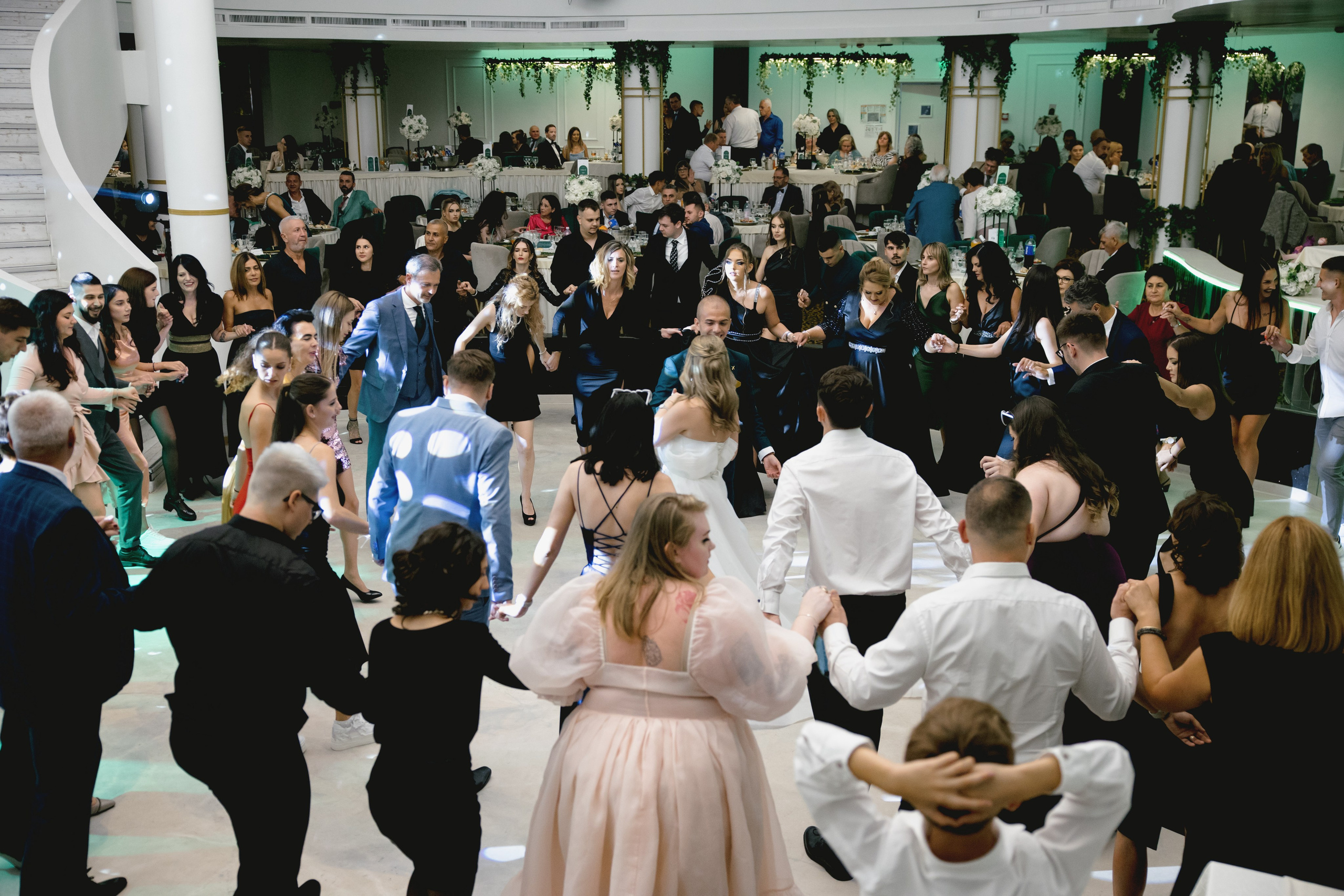 Bianca & Mihnea Pitesti. MDimaFotoStudio. Fotograf de nuntă, evenimente private și de familie