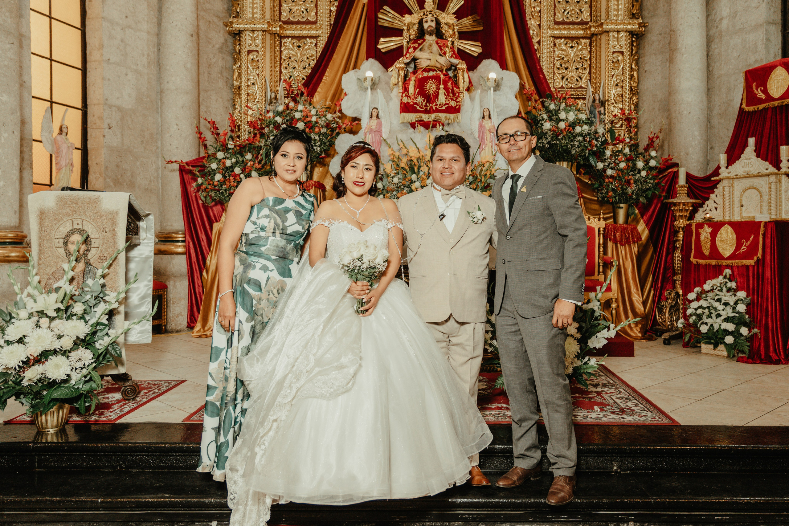 VANESSA + FRANKLIN BODA RELIGIOSA. Studio KVTA | Fotografía y Video de Bodas en Arequipa