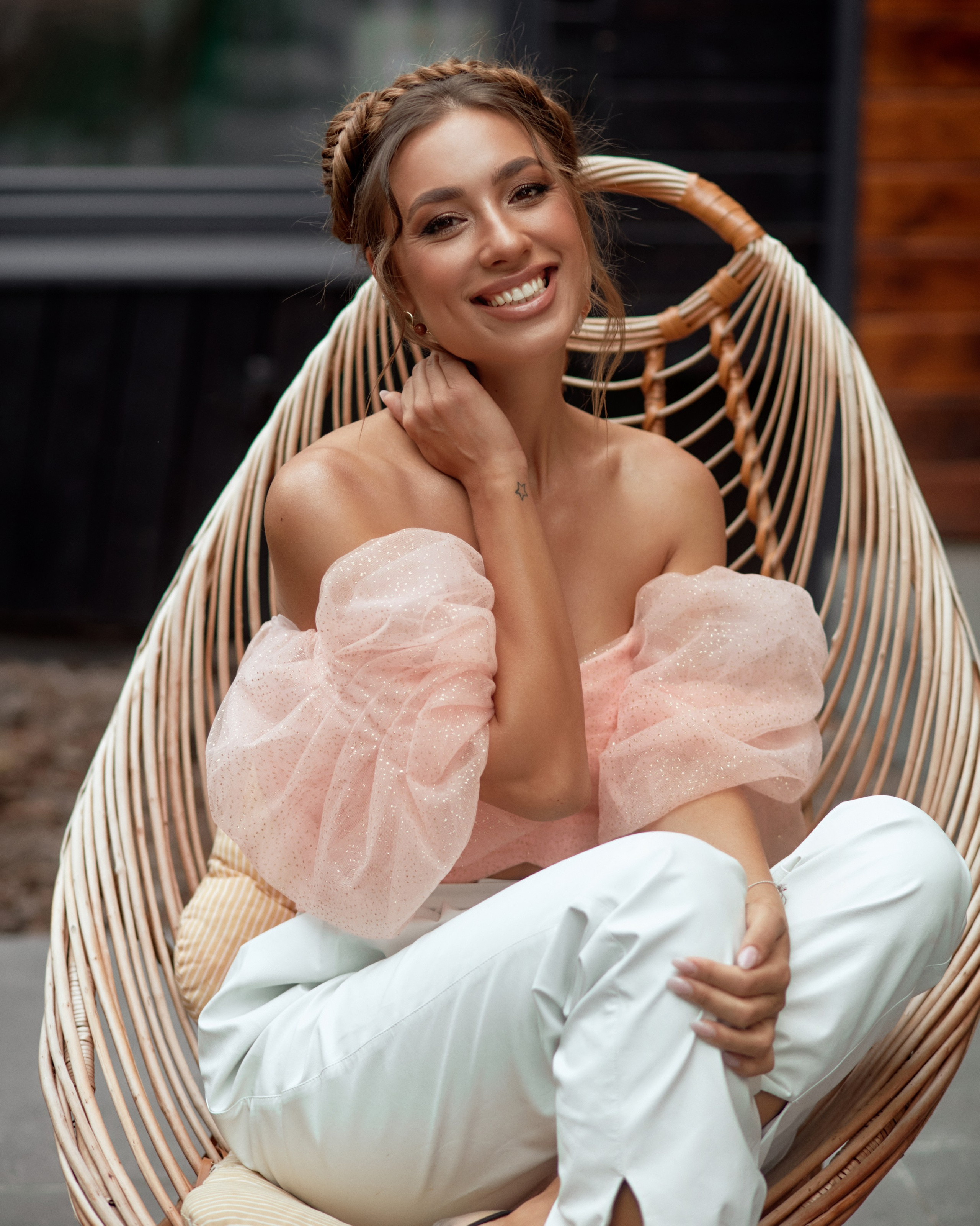 Alexandra. Amazing photo session at a time convenient for you. Y