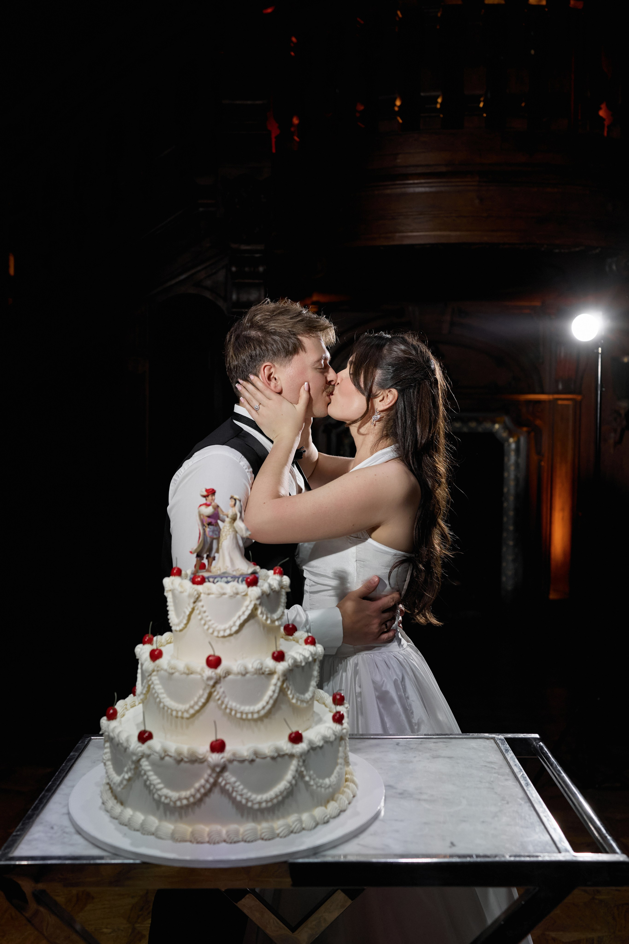 Wiktoria & Kacper. Pałac Goetz. Fotograf ślubny i rodzinny w Krakowie Yana Klymova