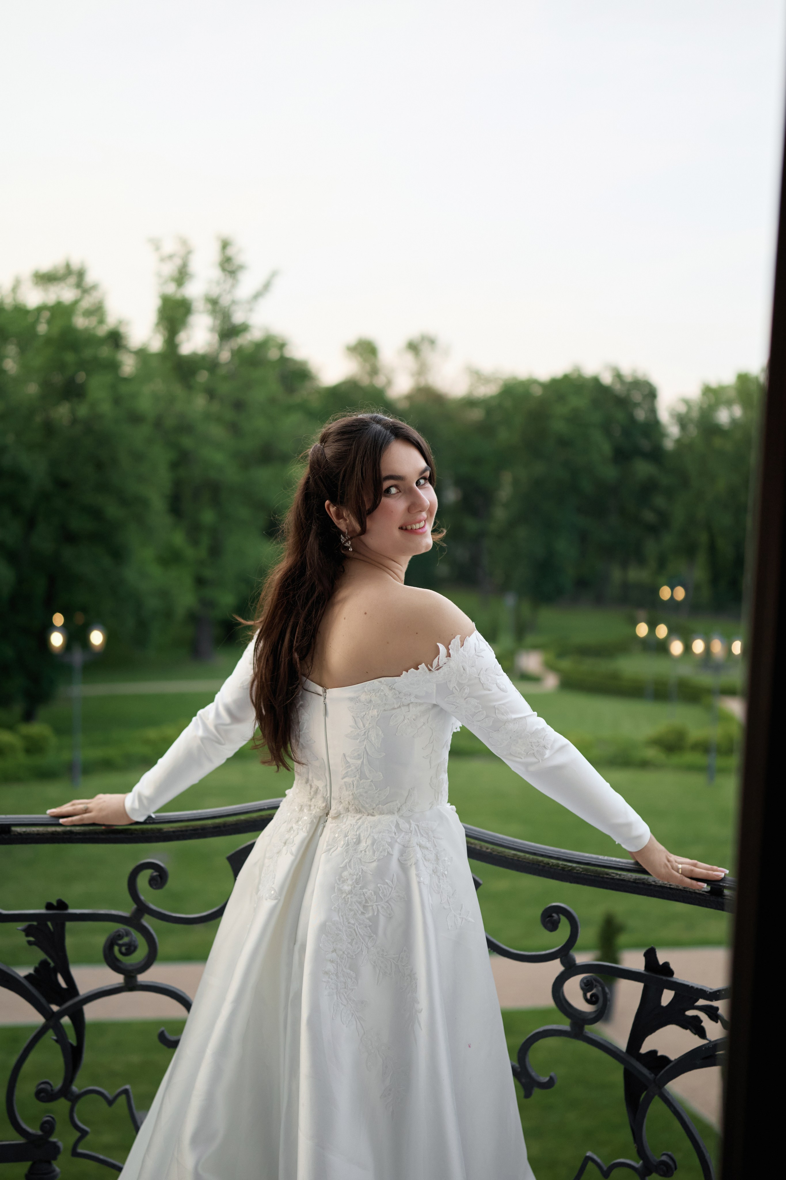 Wiktoria & Kacper. Pałac Goetz. Fotograf ślubny i rodzinny w Krakowie Yana Klymova
