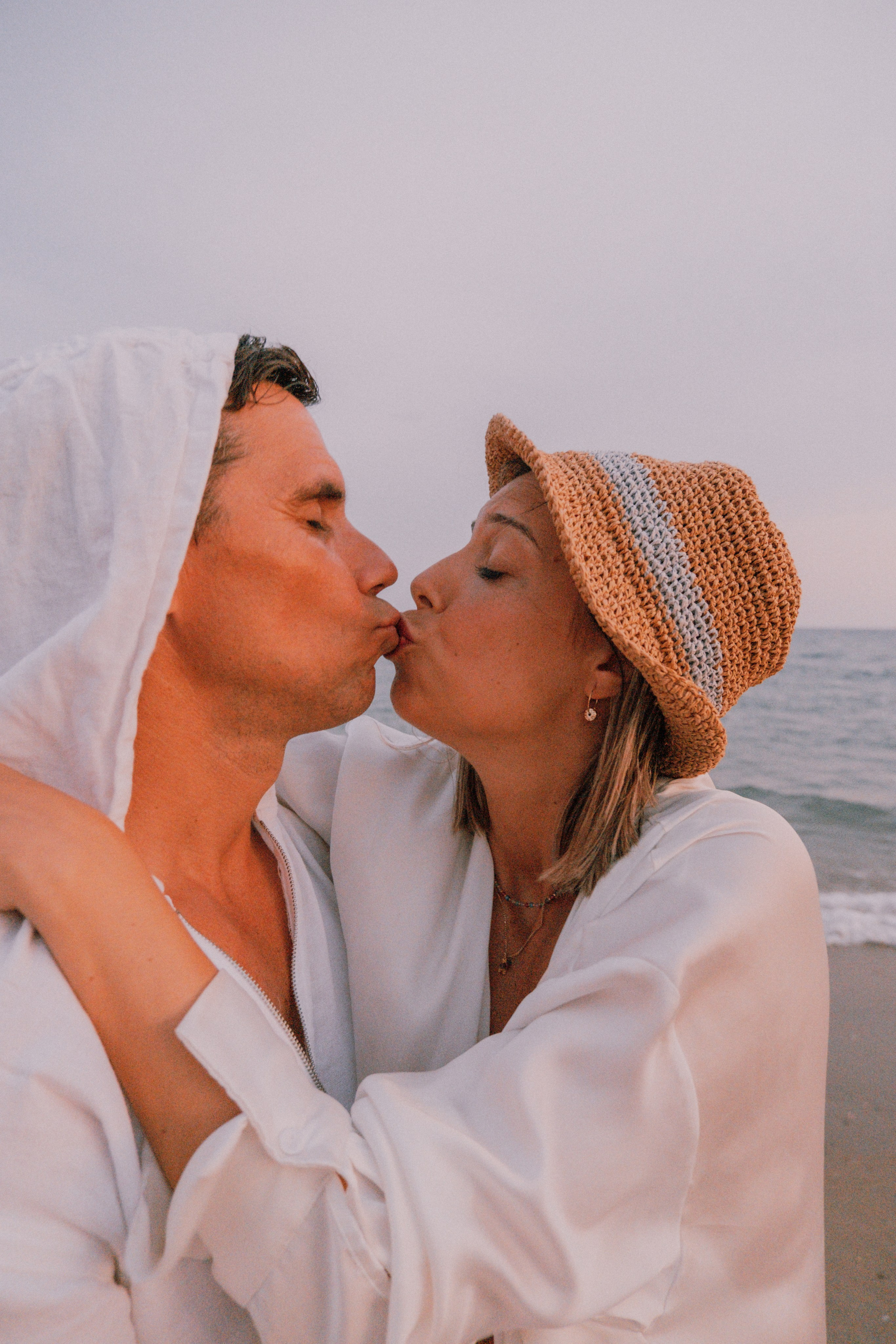 Sesión embarazo en la playa. Fotografía profesional en Calafell - Elena Medvedeva