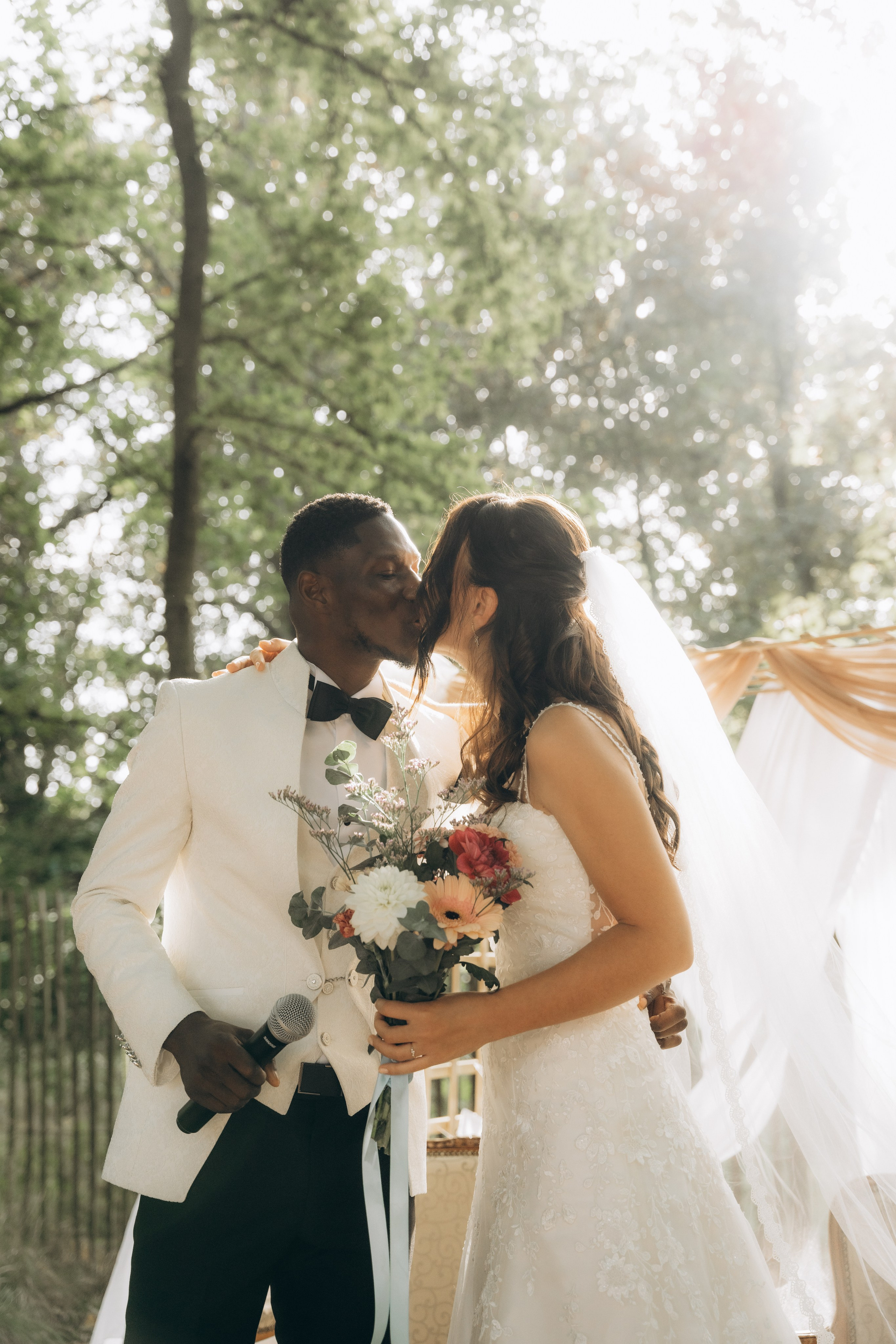 Anisa & Yannick huwelijk in Gent. Little Birdie – Jouw familie- en huwelijksfotograaf in België en daarbuiten