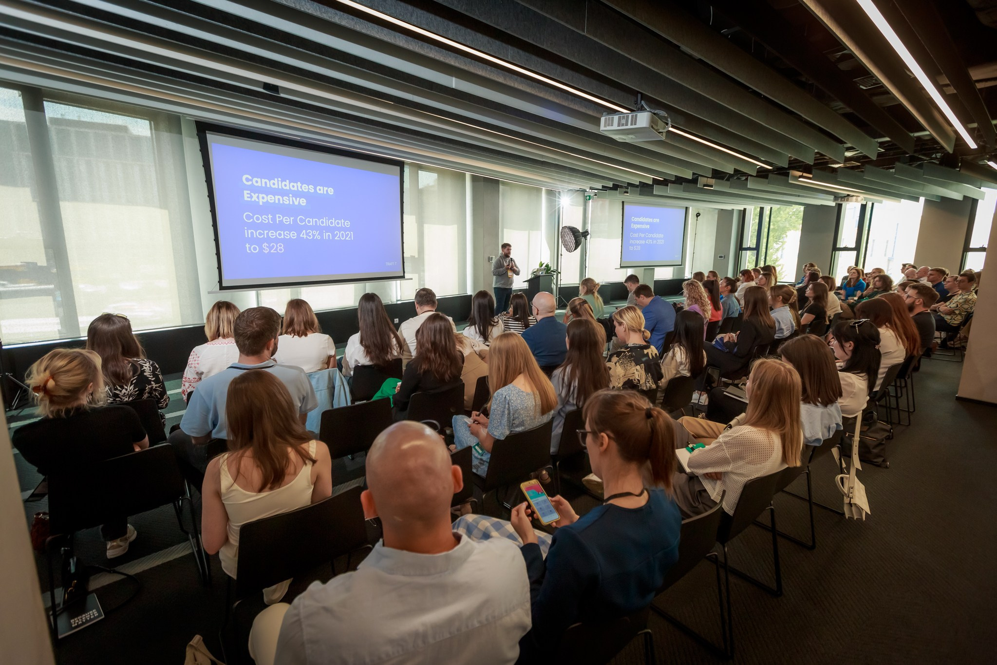 WYDARZENIA BIZNESOWE. Fotograf w Warszawie-Konstantin Golubev