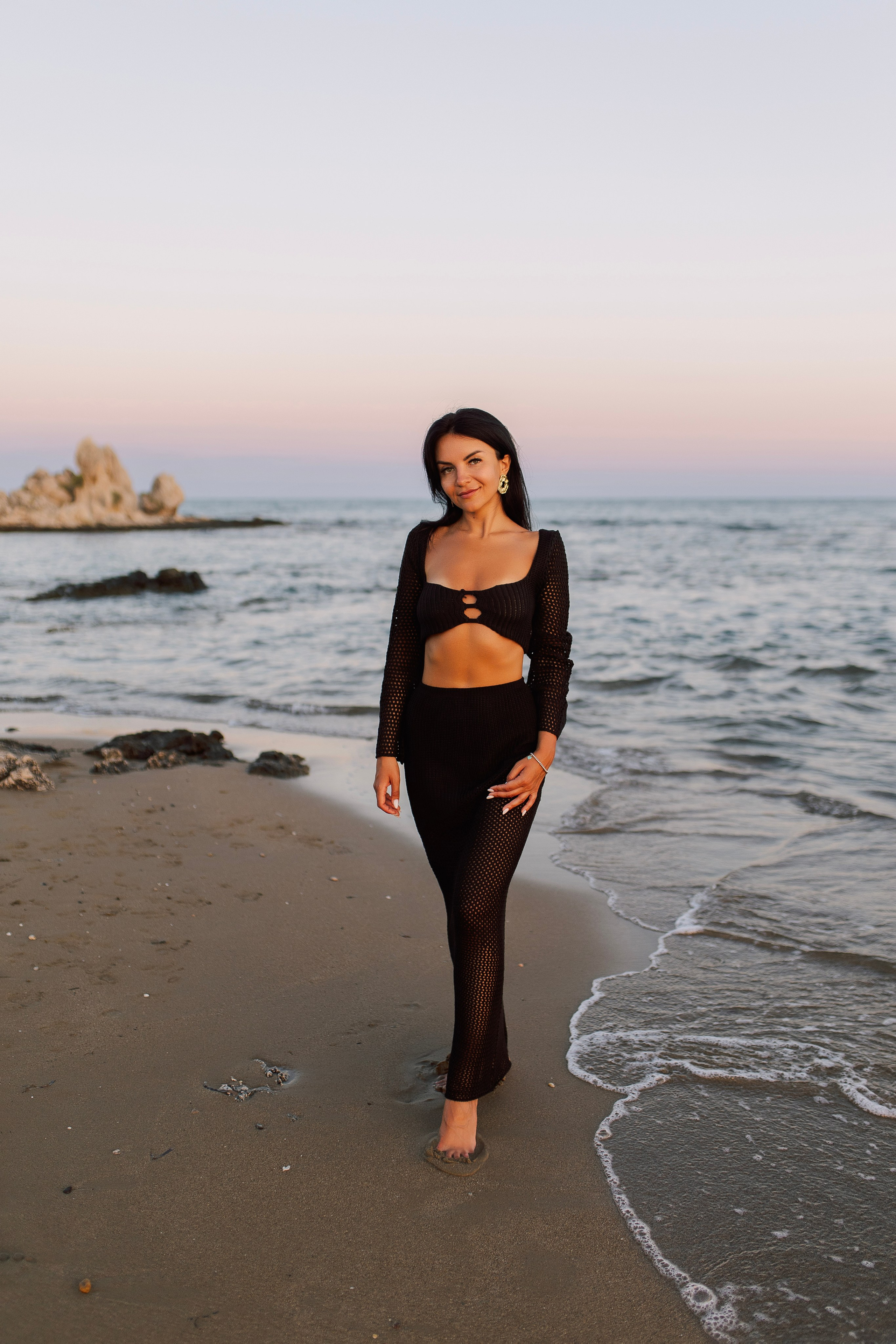 Aesthetic Couple Photoshoot Side Beach | Sunset Vibes. Professional Photographer in Alanya, Side, Belek, Antalya. Turkiye