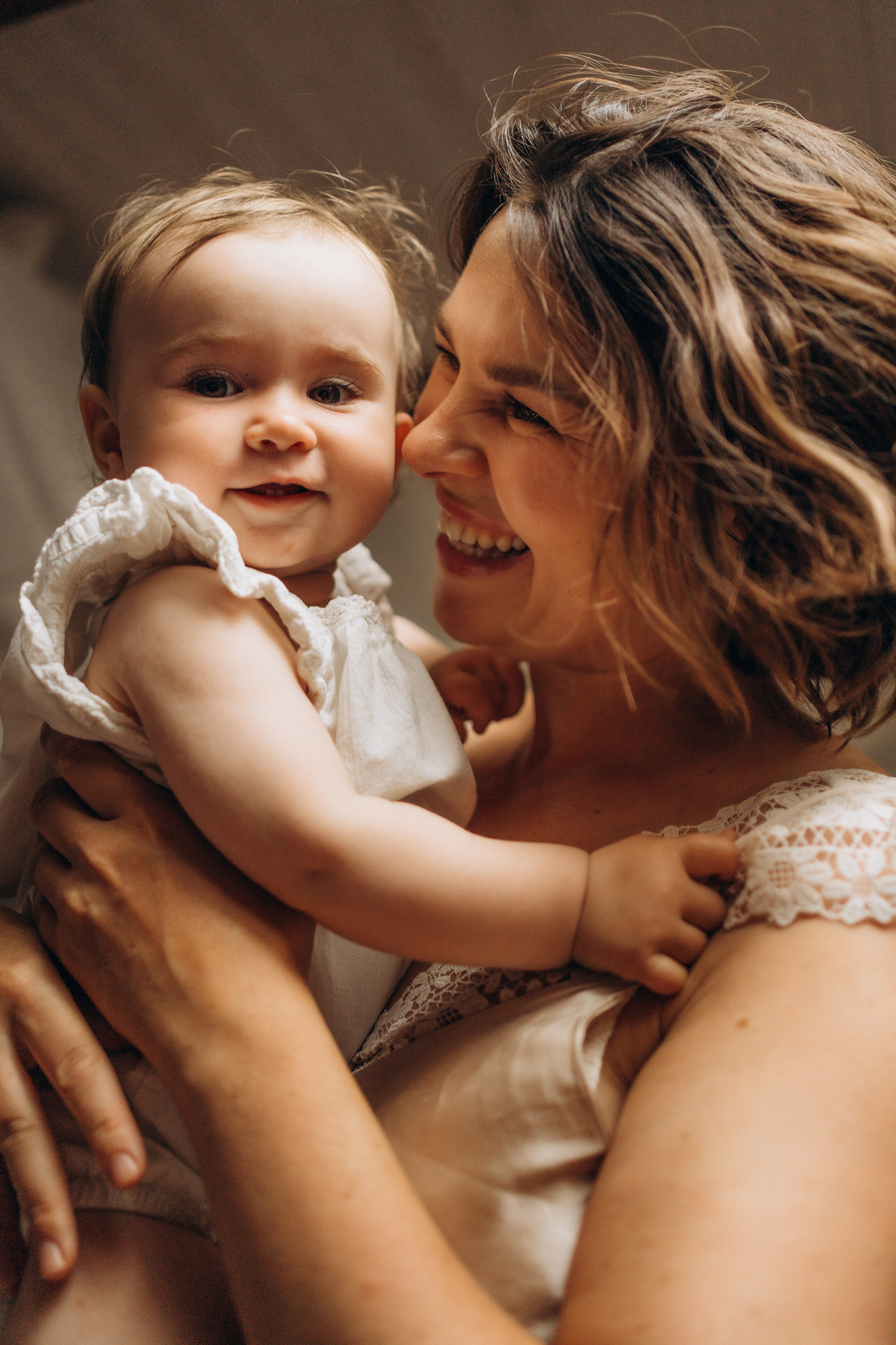 Julia & Grace. Family photographer in Helsinki, Victoria Guadagno