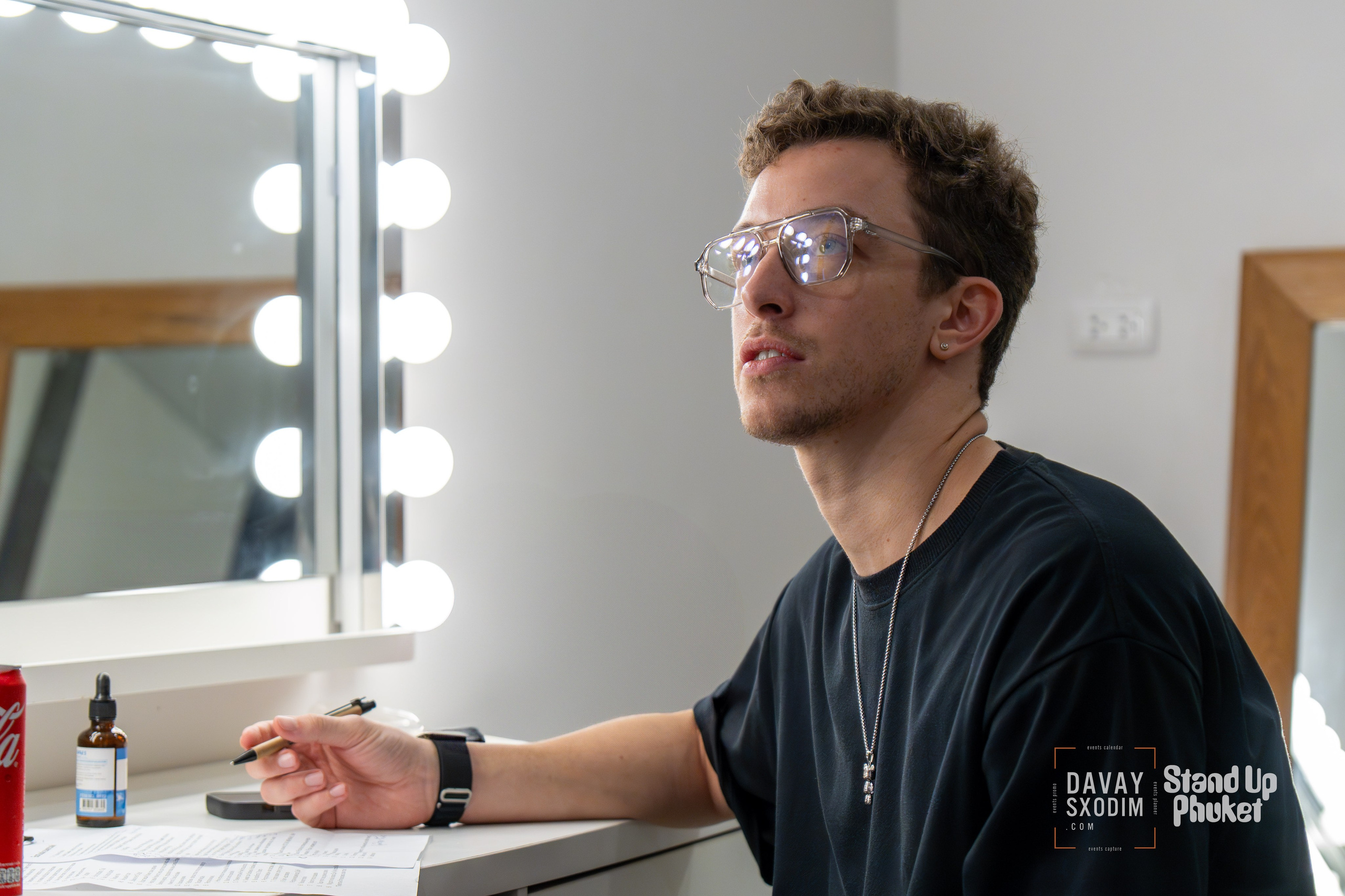 Standup Влада Лапина | Фоторепортаж | Афиша | DAVAYSXODIM.com PHUKET. АФИША|ФОТОРЕПОРТАЖИ|ИВЕНТЫ|ПХУКЕТ