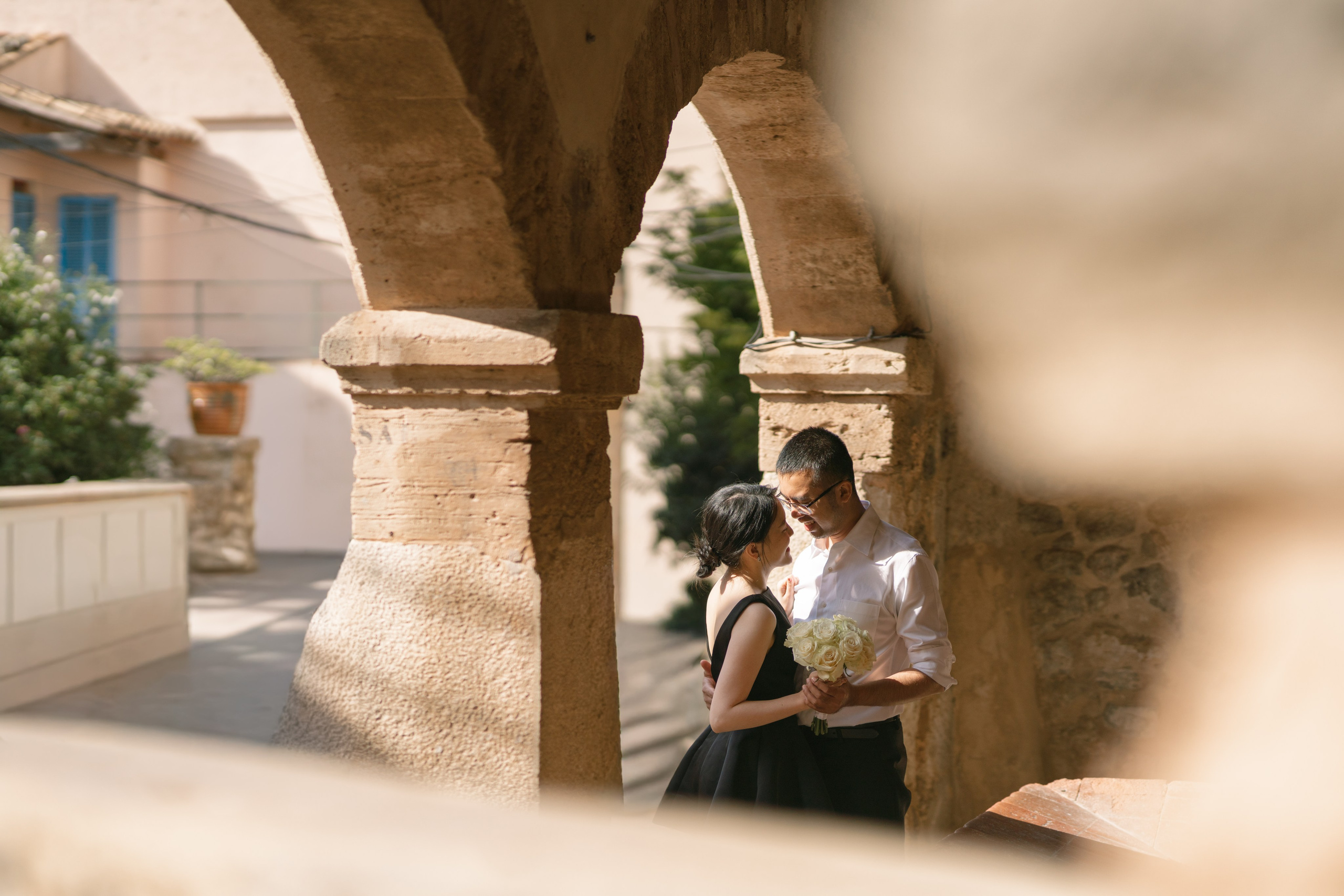 Romantic Couple Photoshoot in Valldemossa. Photographer in Mallorca