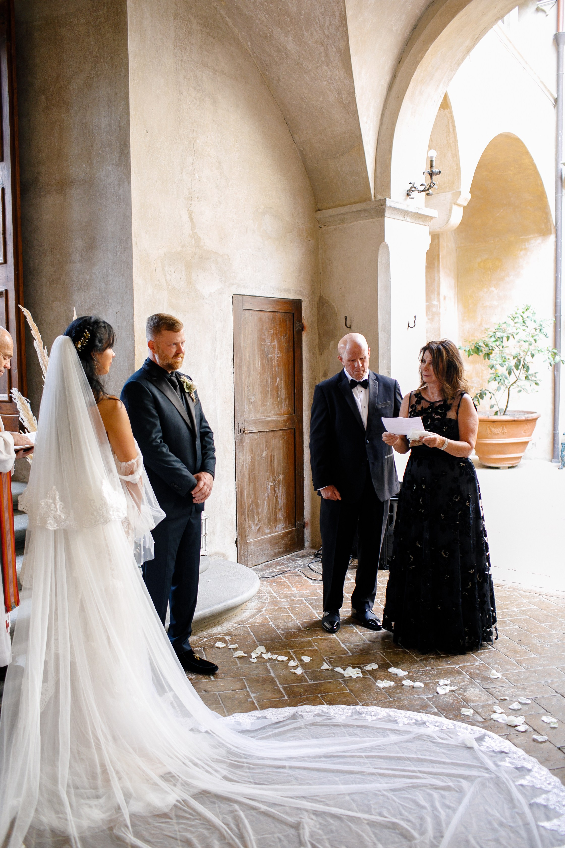 Tuscany Castello di Montegufoni wedding. Iurkovski PHOTOGRAPHY in Europe. Luxury destination weddings and events