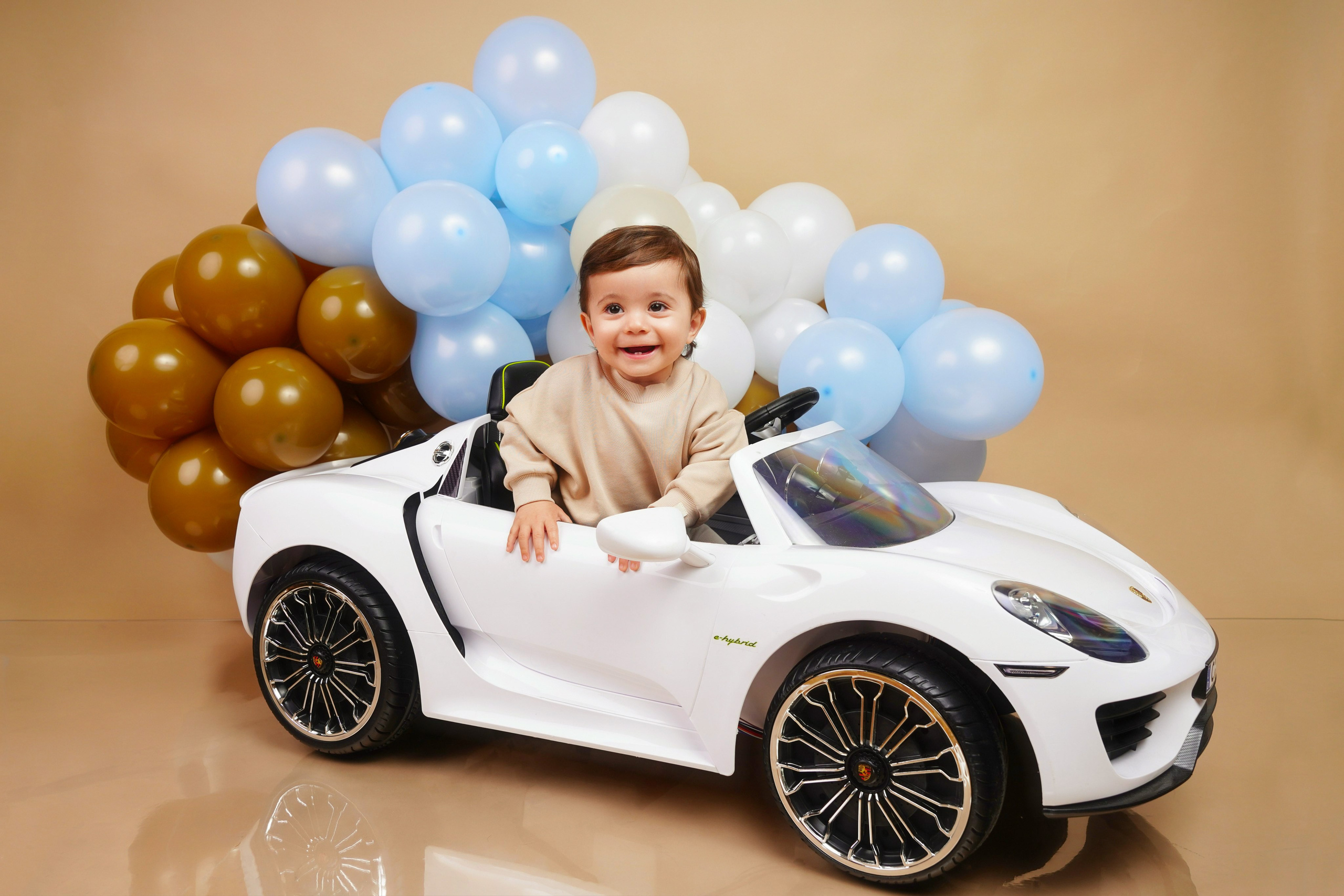 Fotografin für Kindershooting und CakeSmash in Augsburg. Neugeborenenfotografin und Retoucher in Augsburg Nastassia Schneider