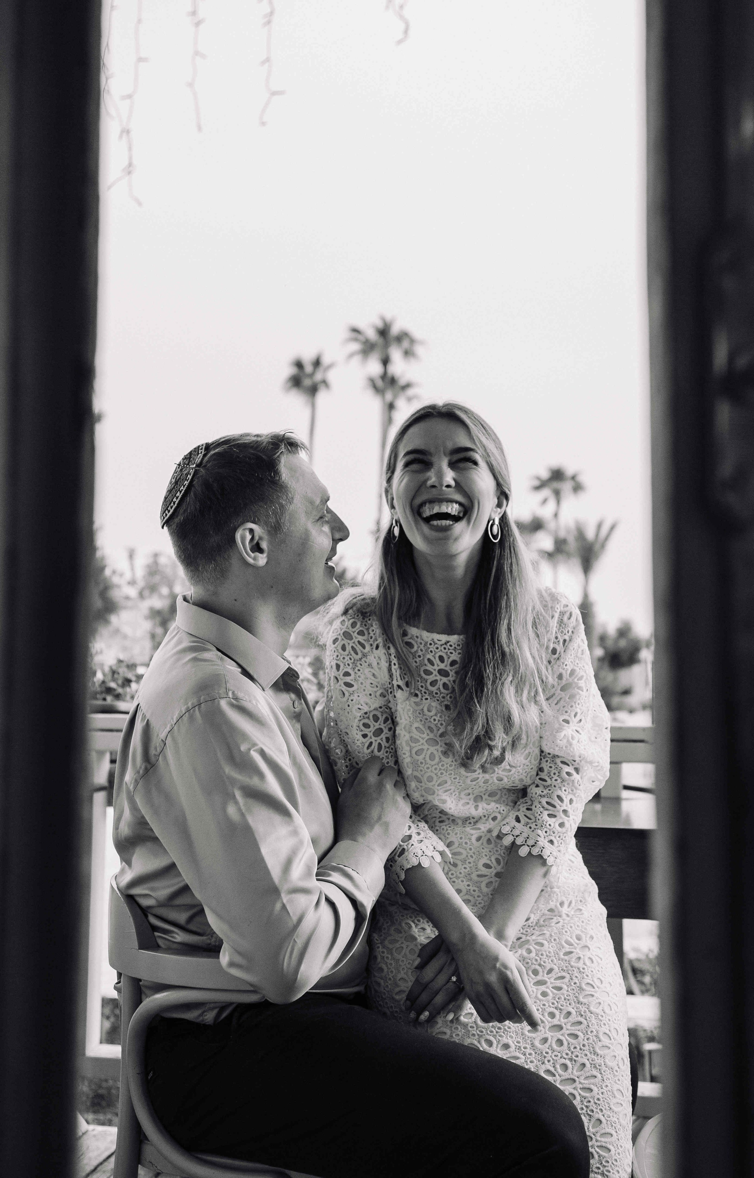 LOVERS IN JAFFO. PHOTOGRAPHER IN ISRAEL