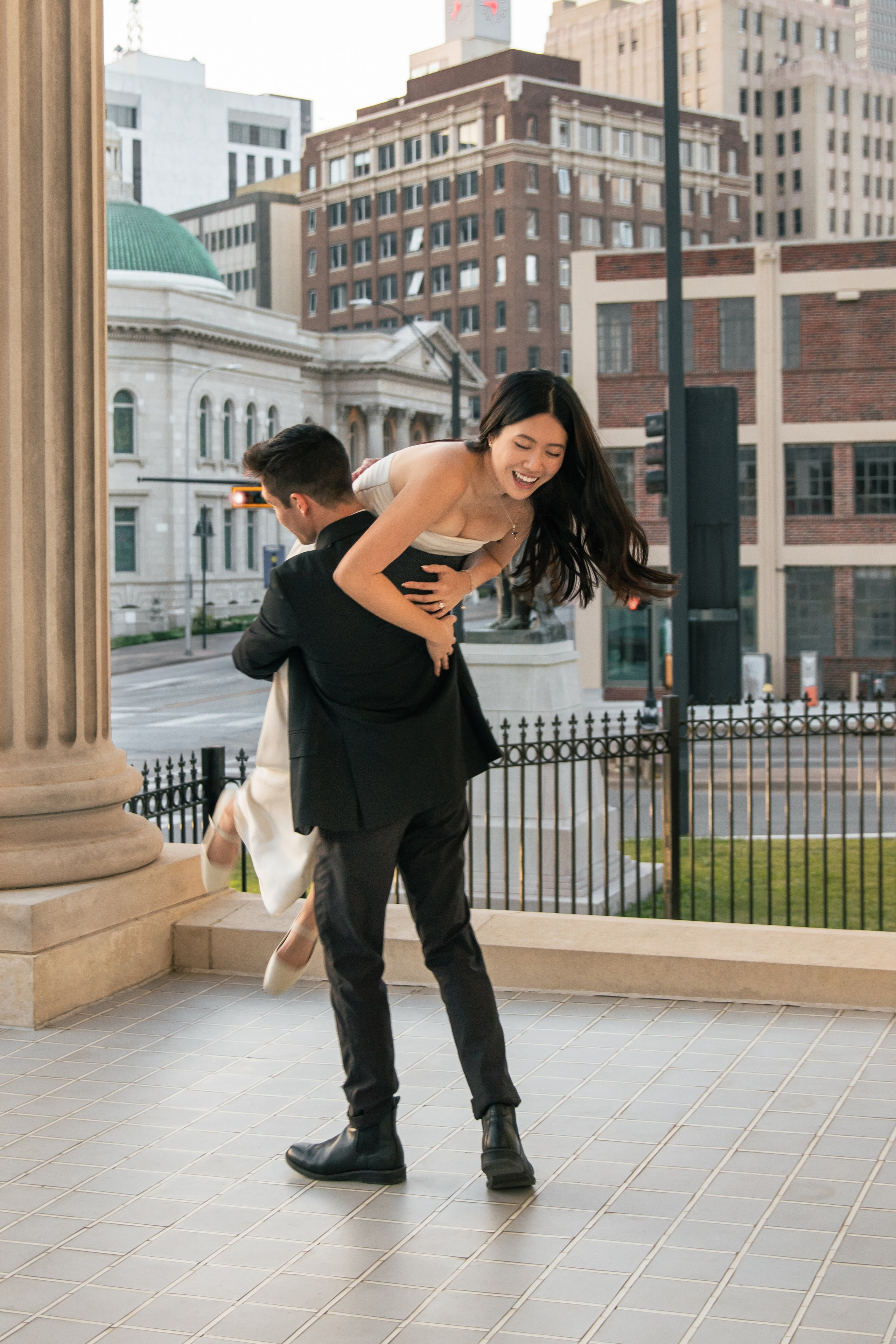Kelly & Alex’s engagement photoshoot in Downtown Dallas